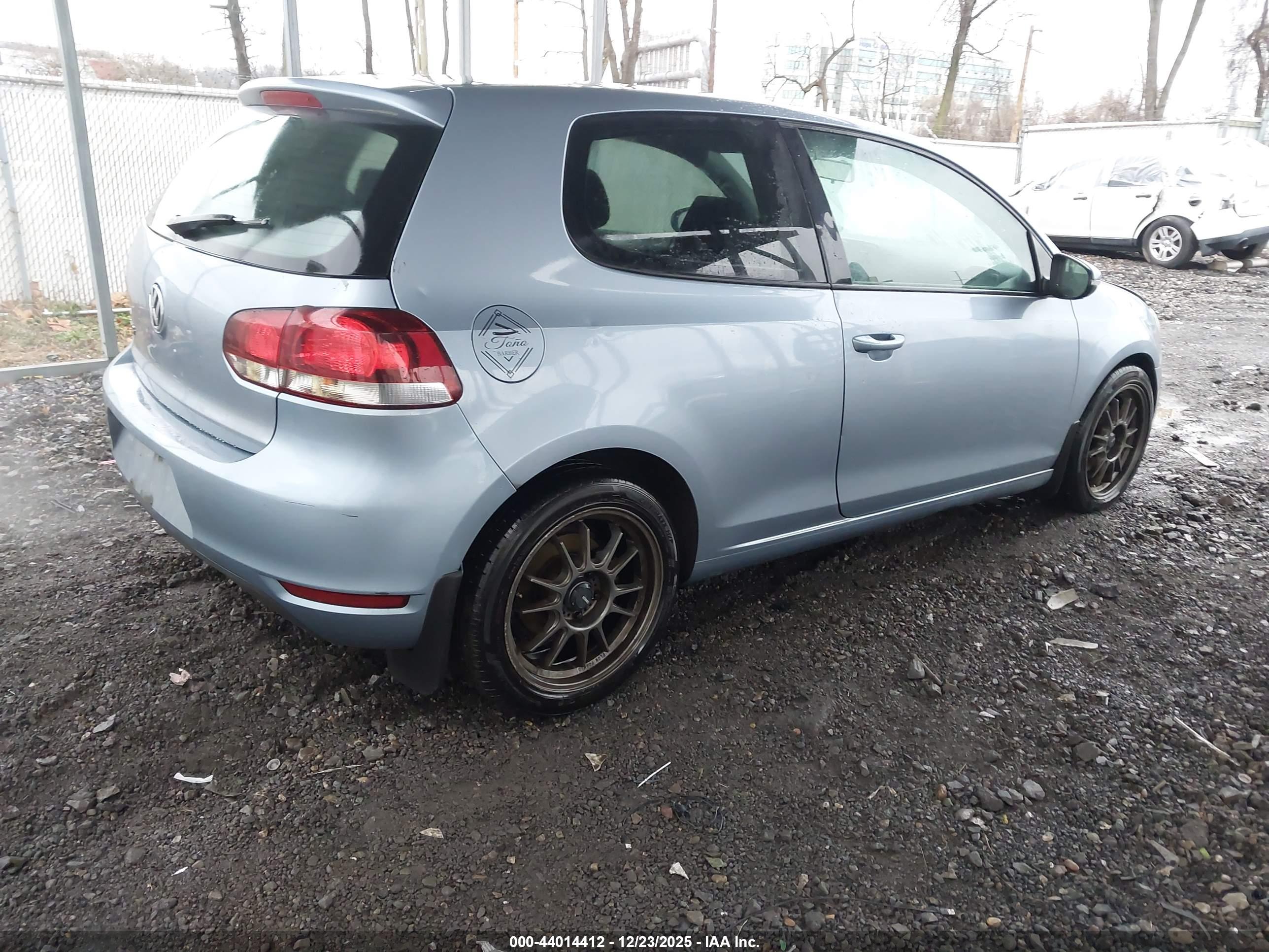 VOLKSWAGEN GOLF image 4