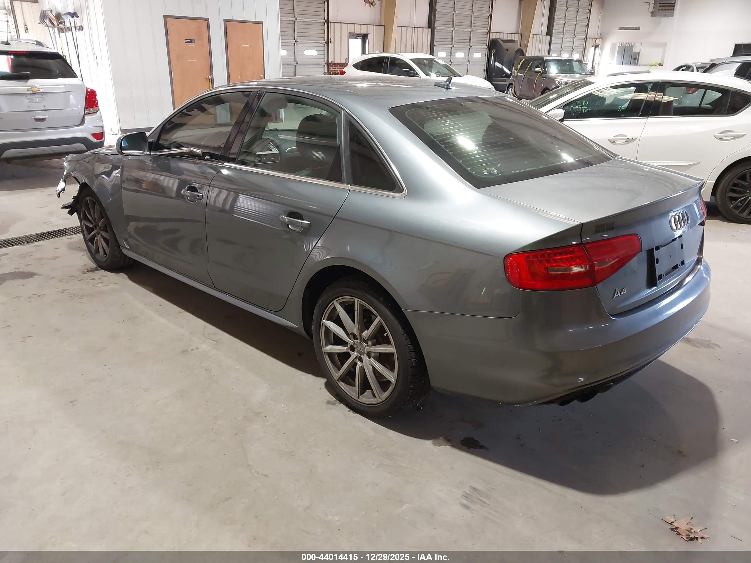 AUDI A4 image 3