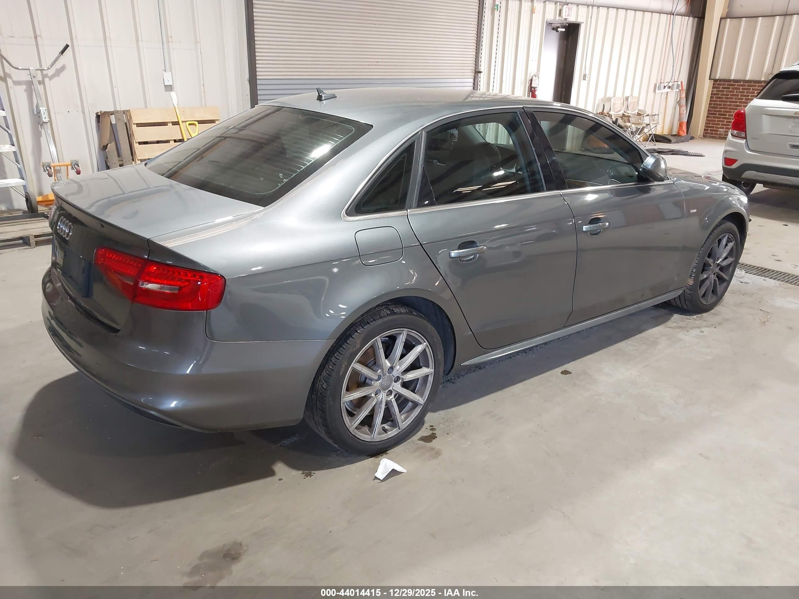 AUDI A4 image 4
