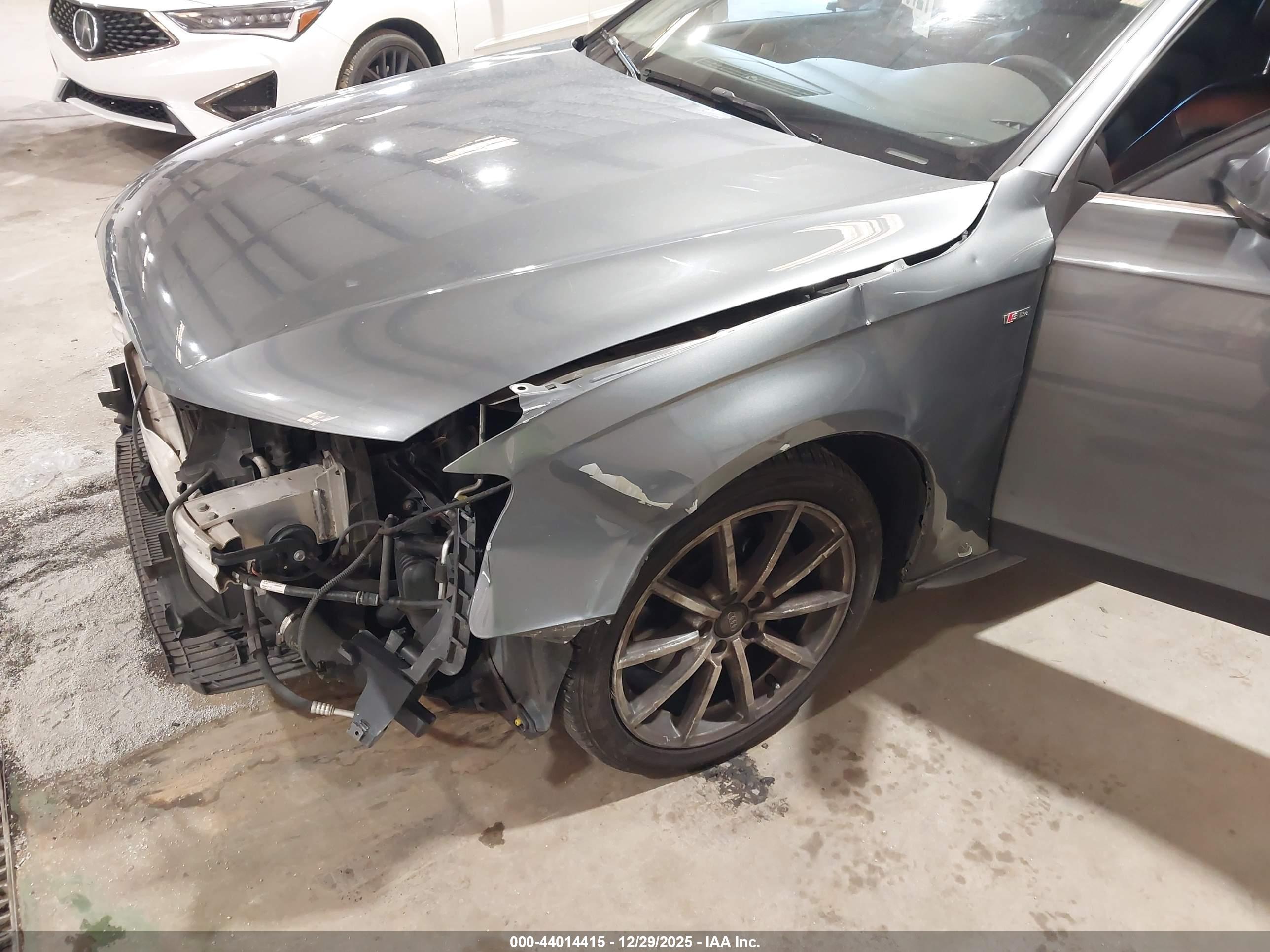 AUDI A4 image 6