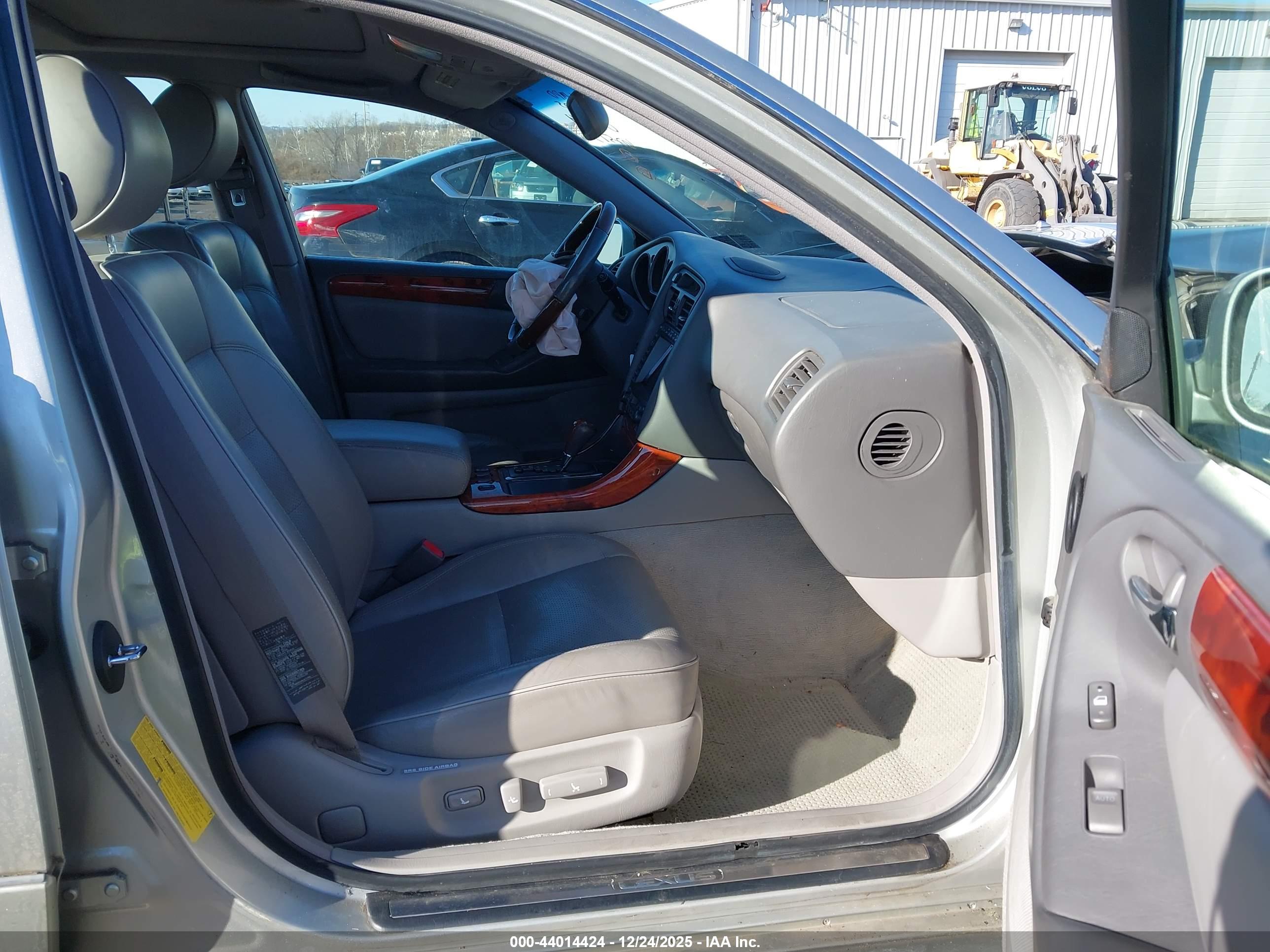 LEXUS GS image 5