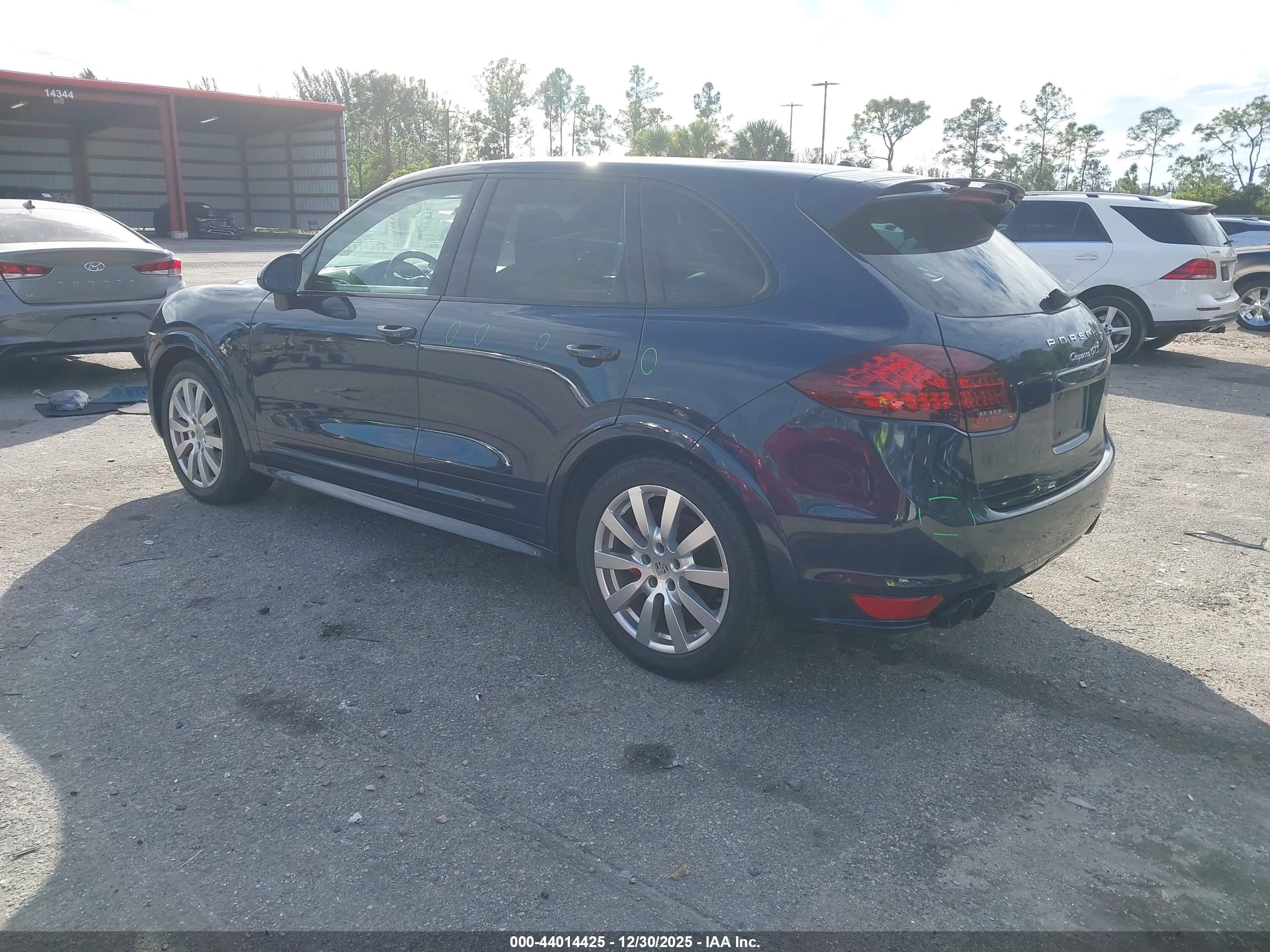 PORSCHE CAYENNE image 3