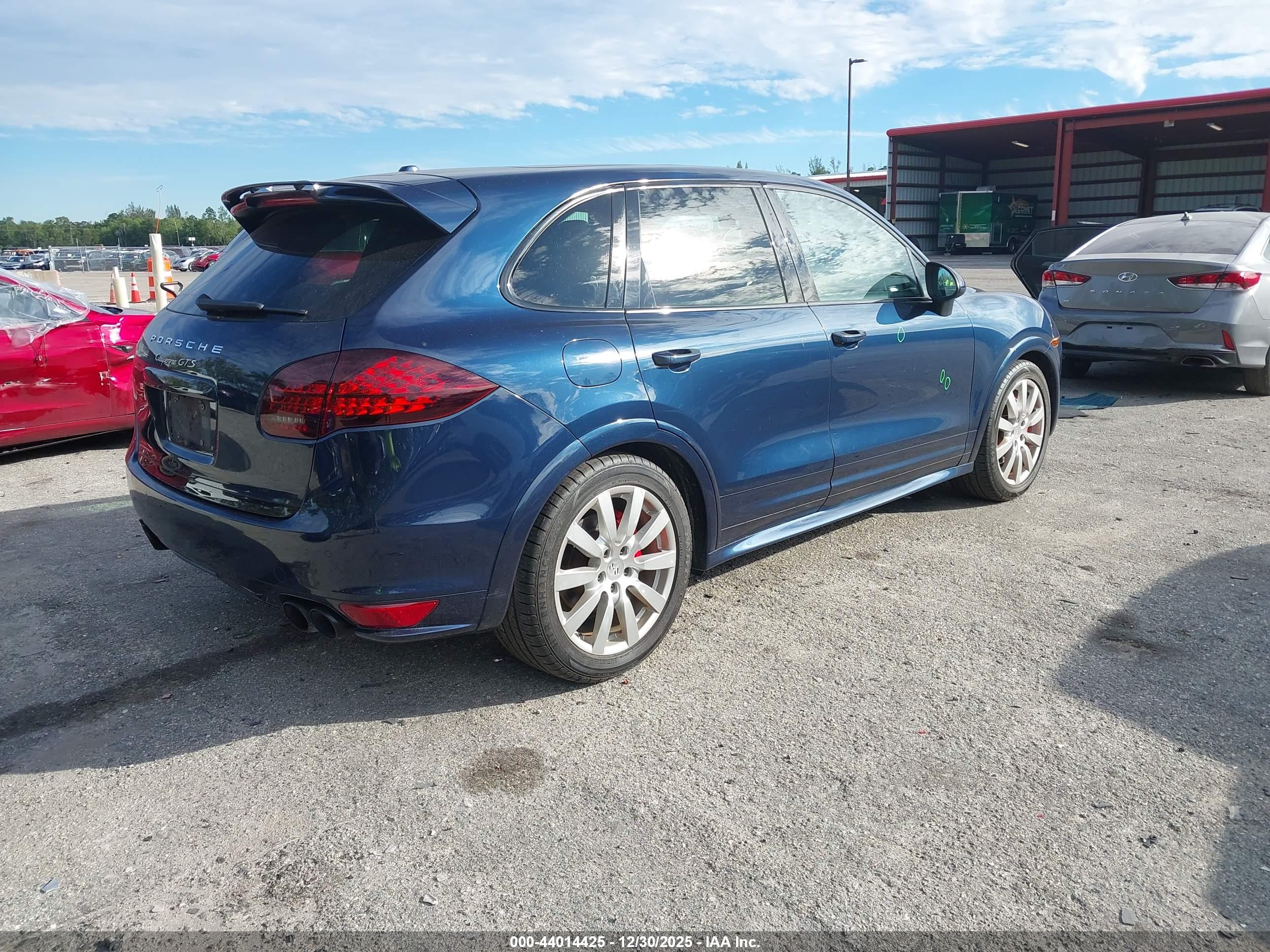 PORSCHE CAYENNE image 4
