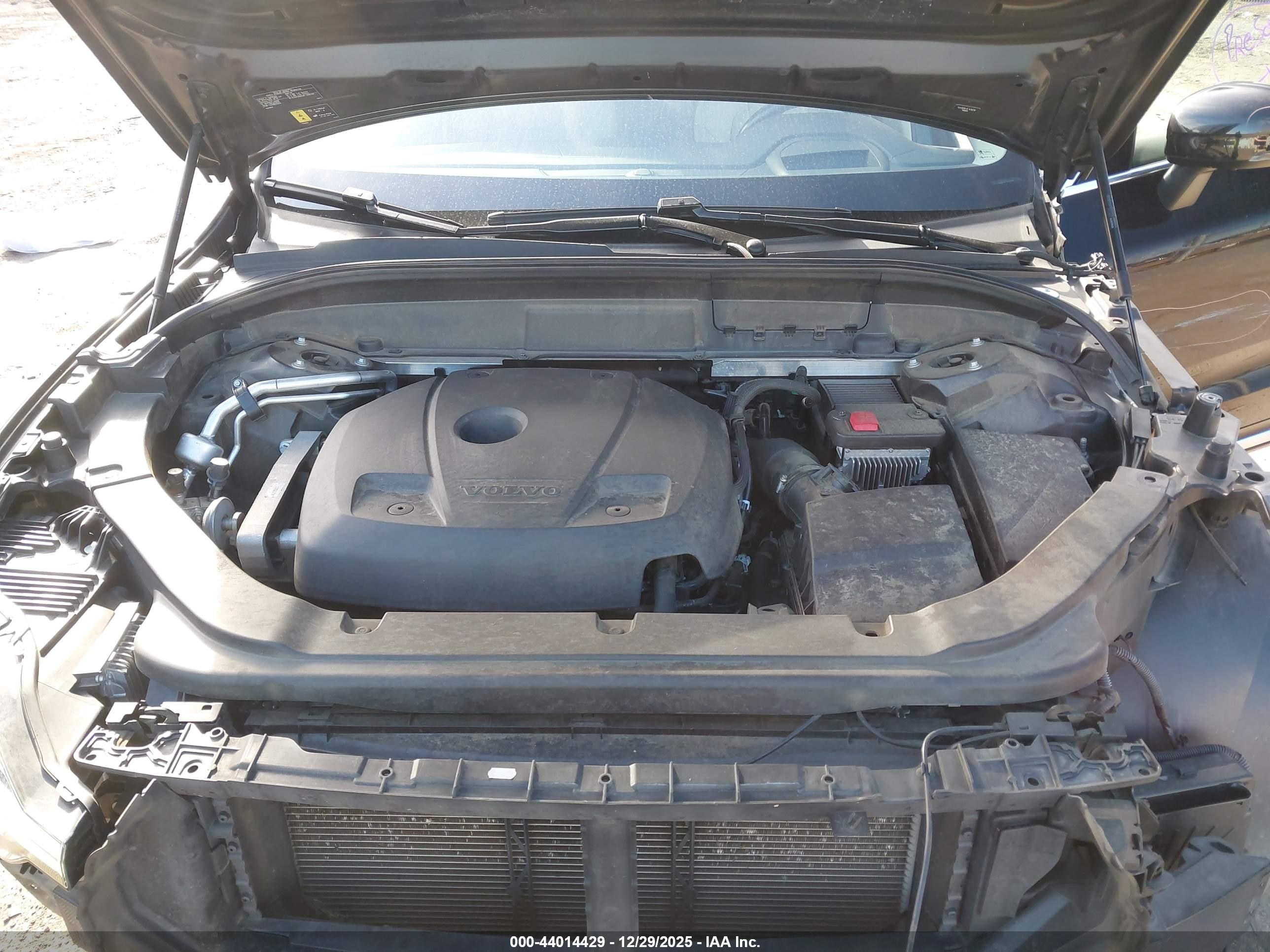 VOLVO XC60 image 10
