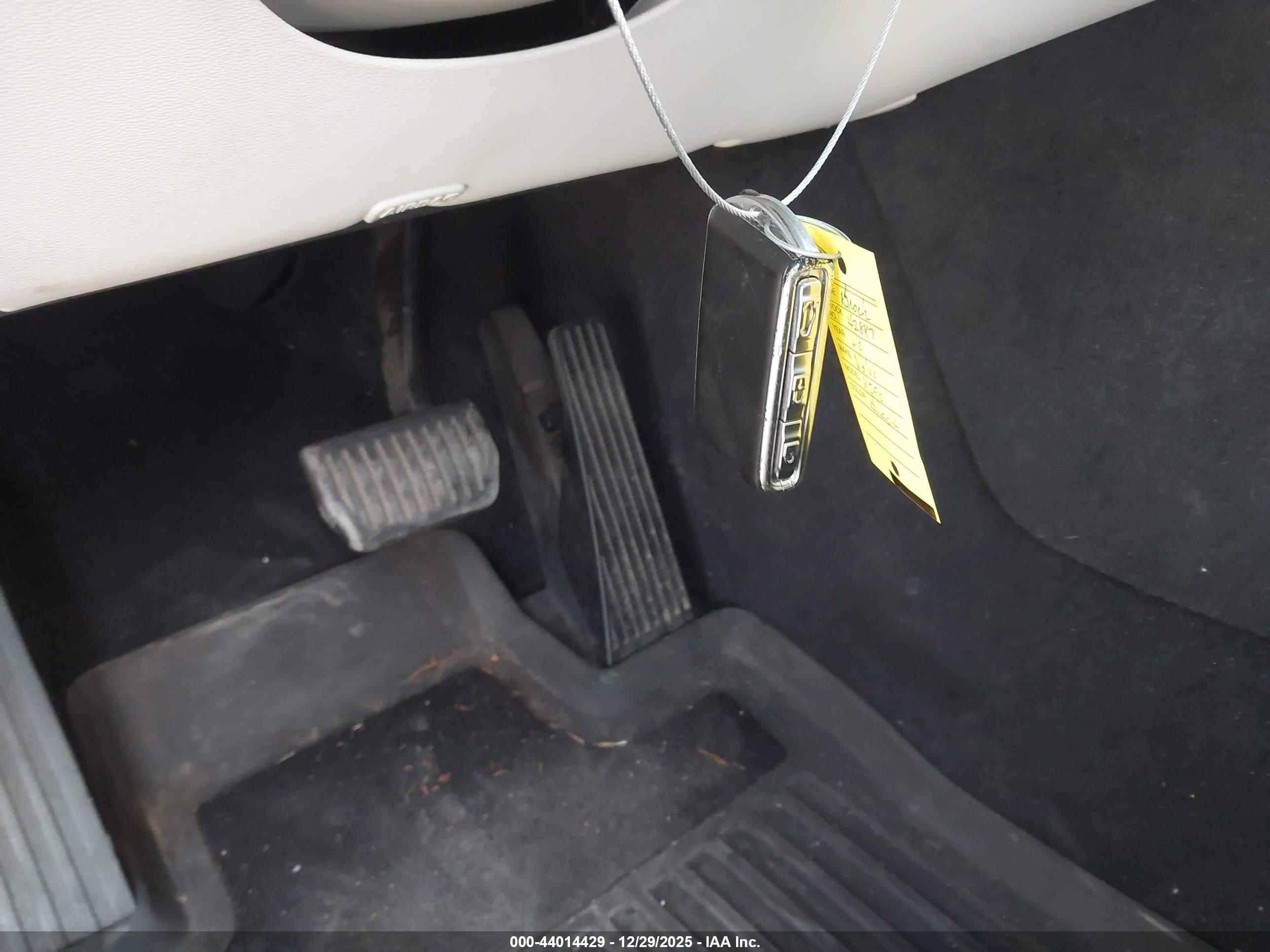 VOLVO XC60 image 11