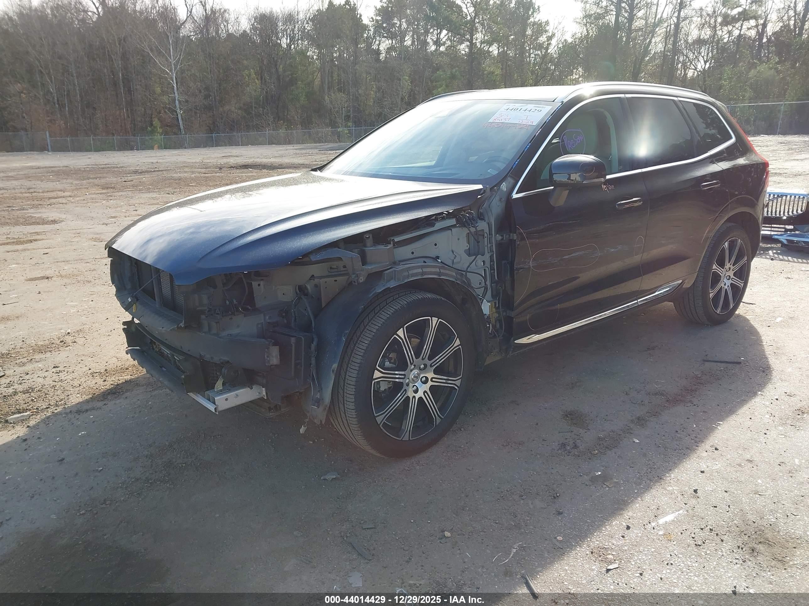 VOLVO XC60 image 2