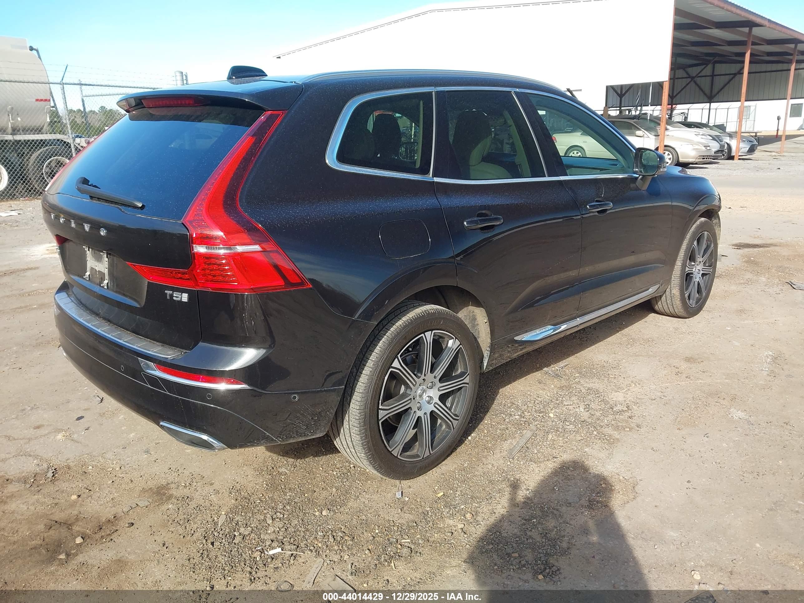 VOLVO XC60 image 4