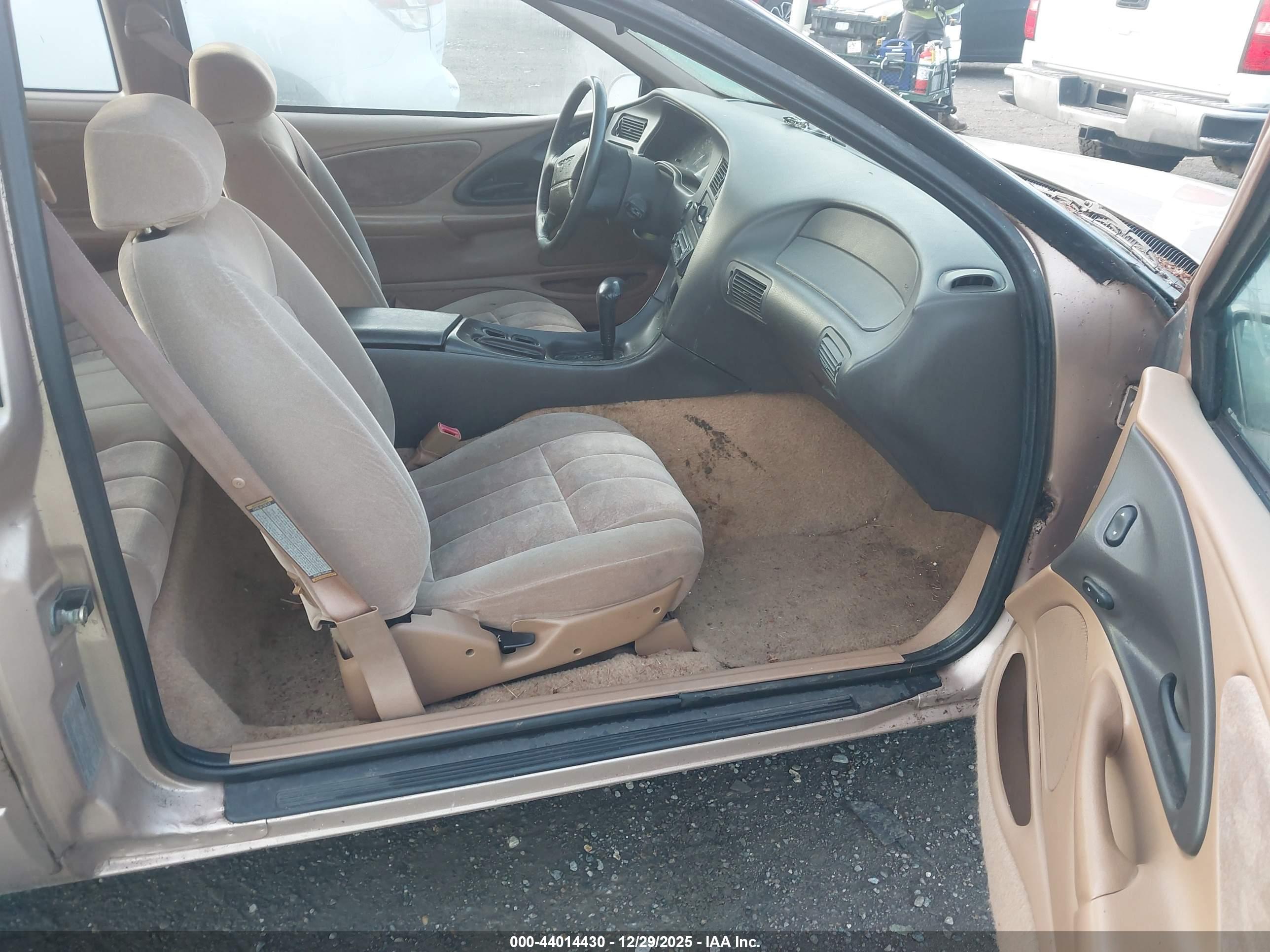 FORD THUNDERBIRD image 5