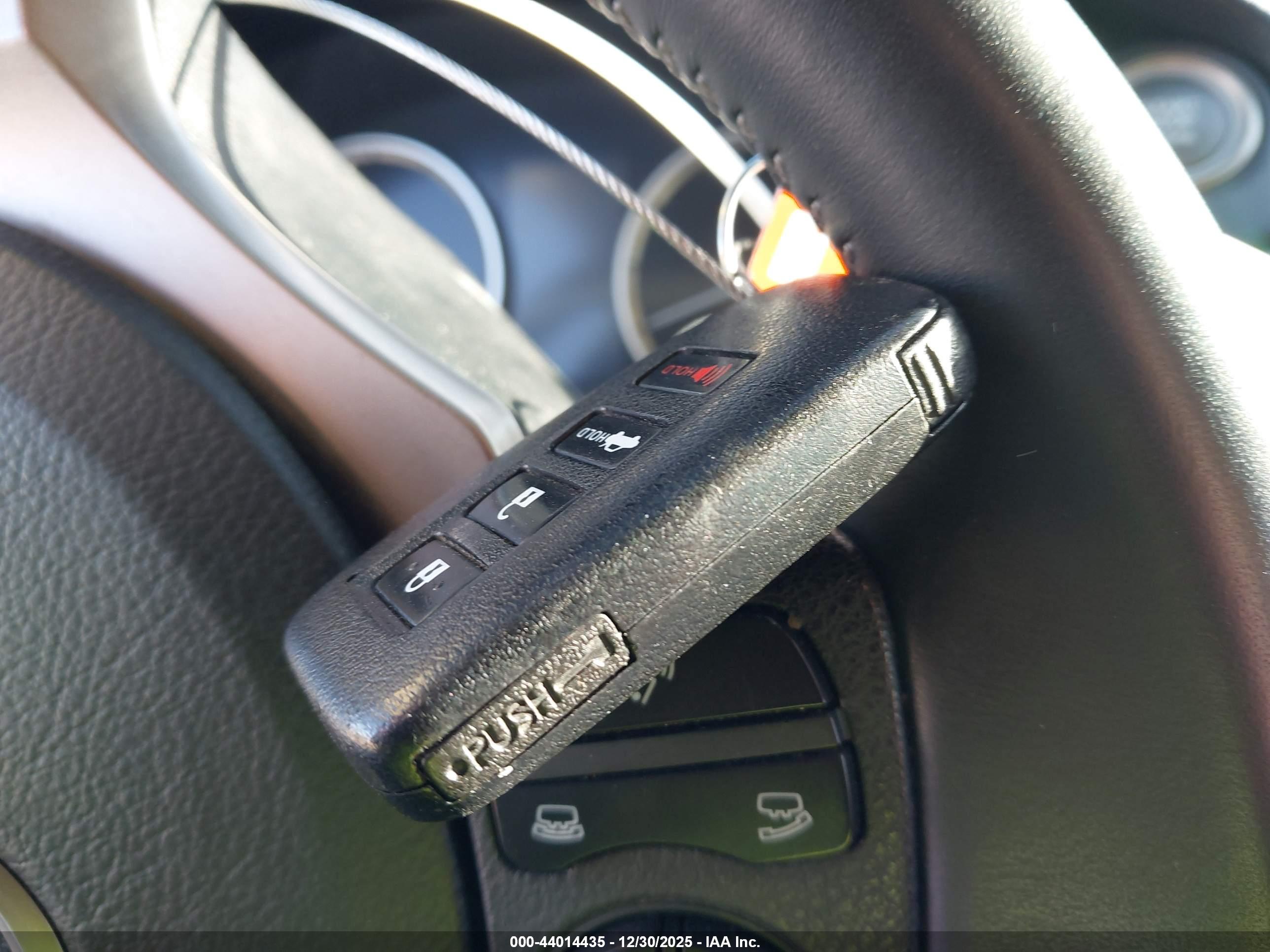 LEXUS IS image 11
