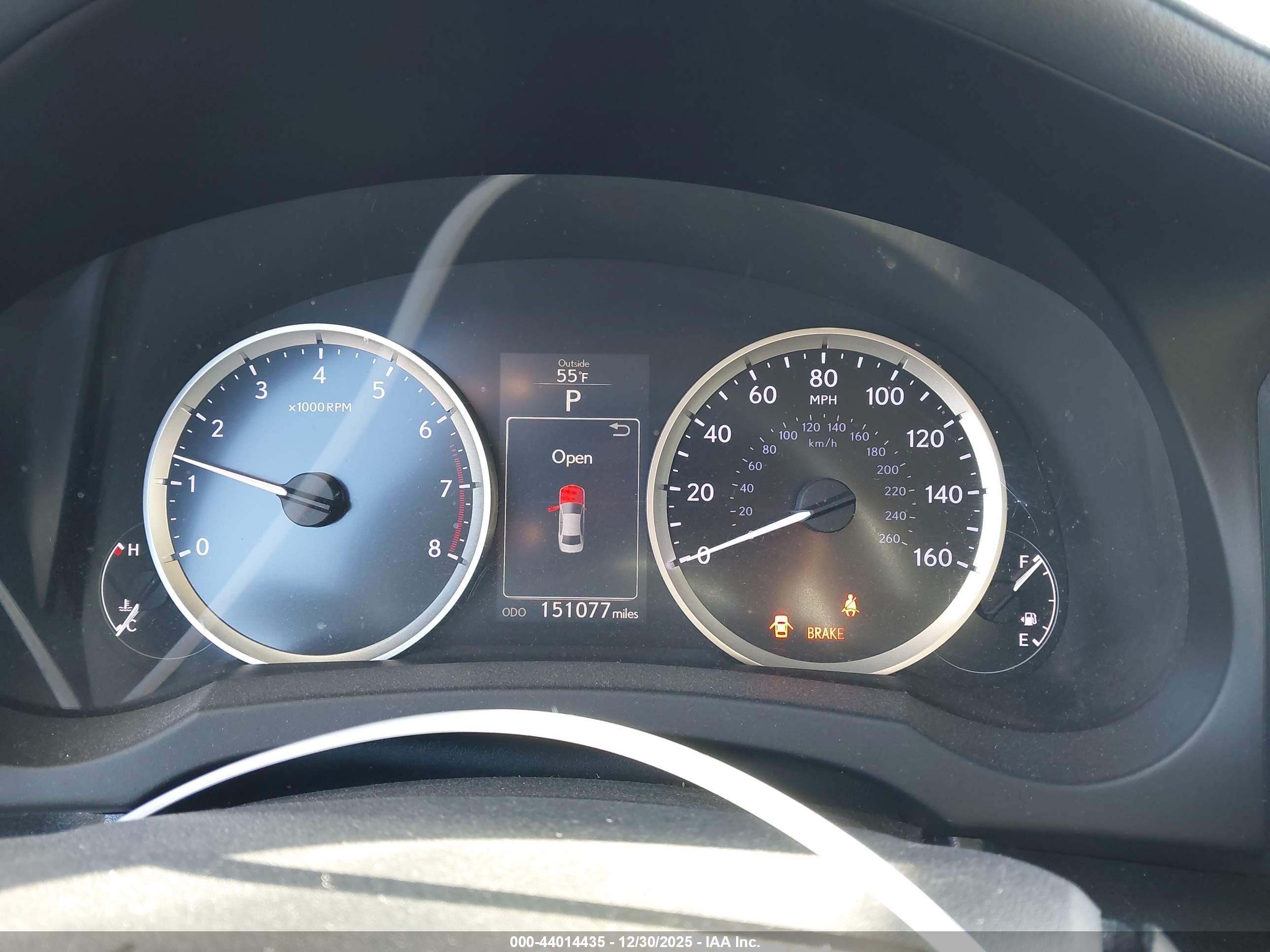 LEXUS IS image 7