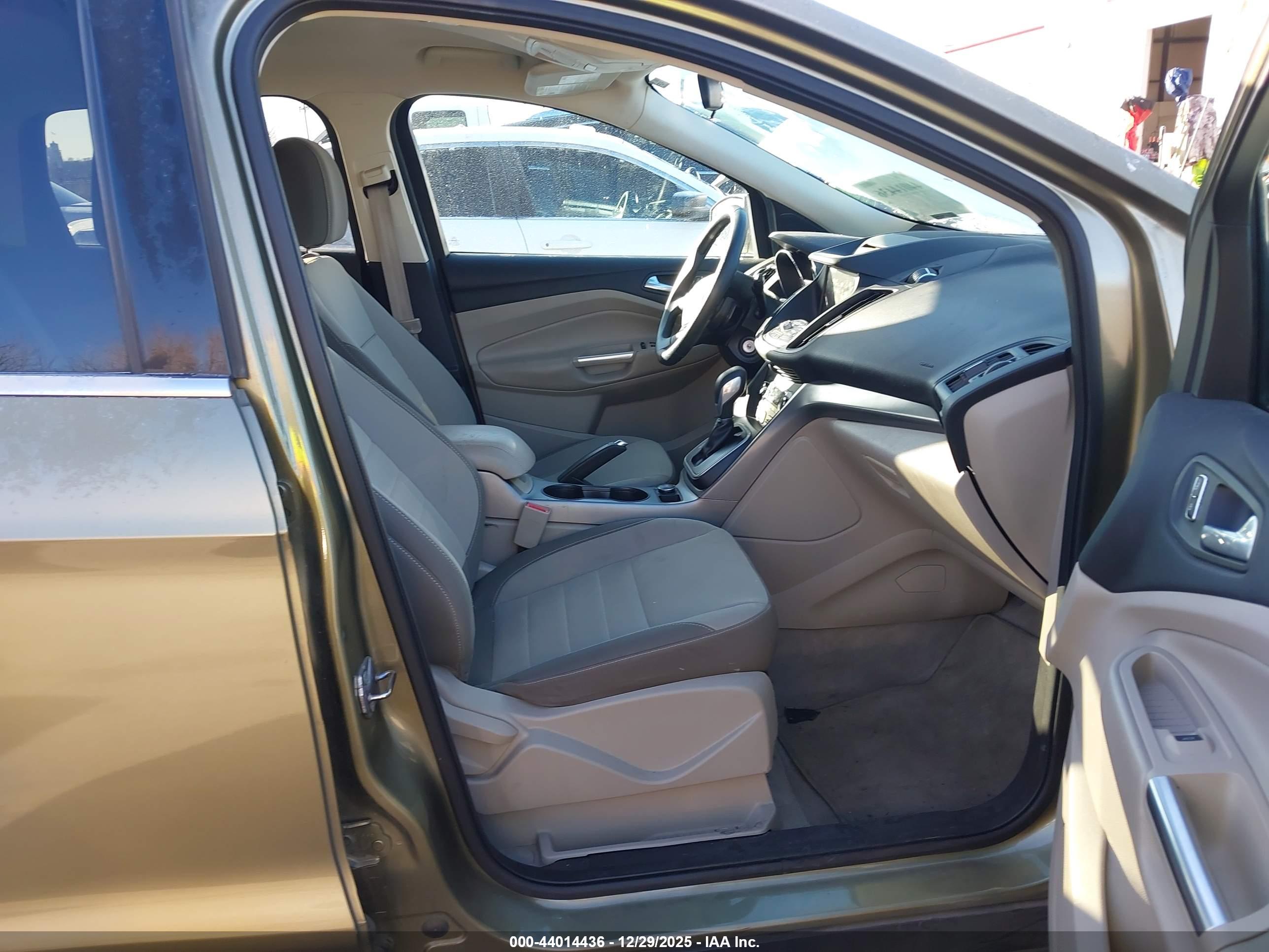 FORD ESCAPE image 5