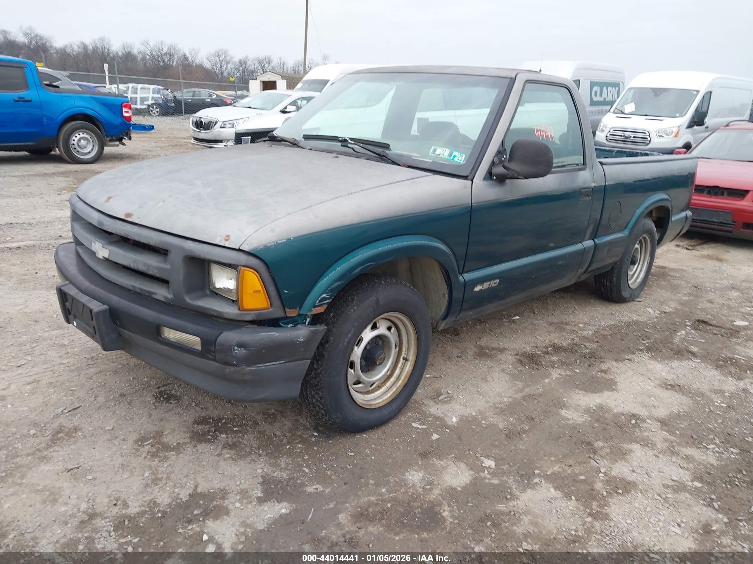 CHEVROLET S-10 image 2