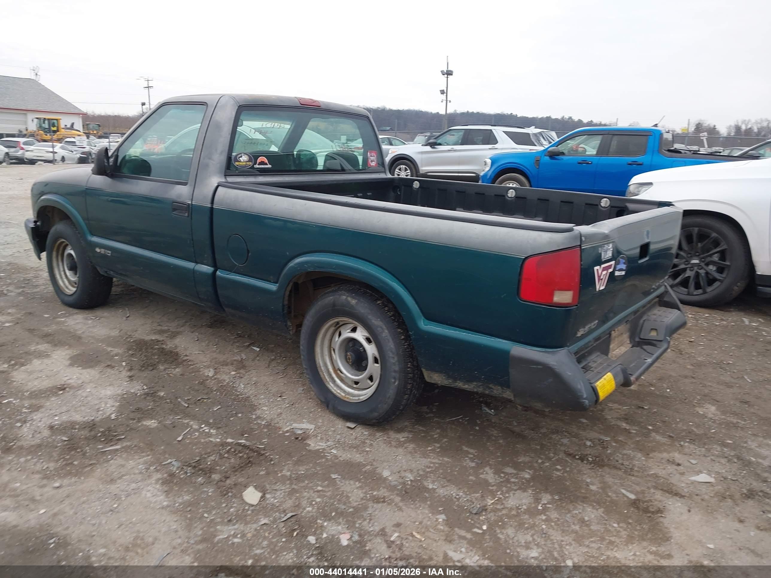 CHEVROLET S-10 image 3