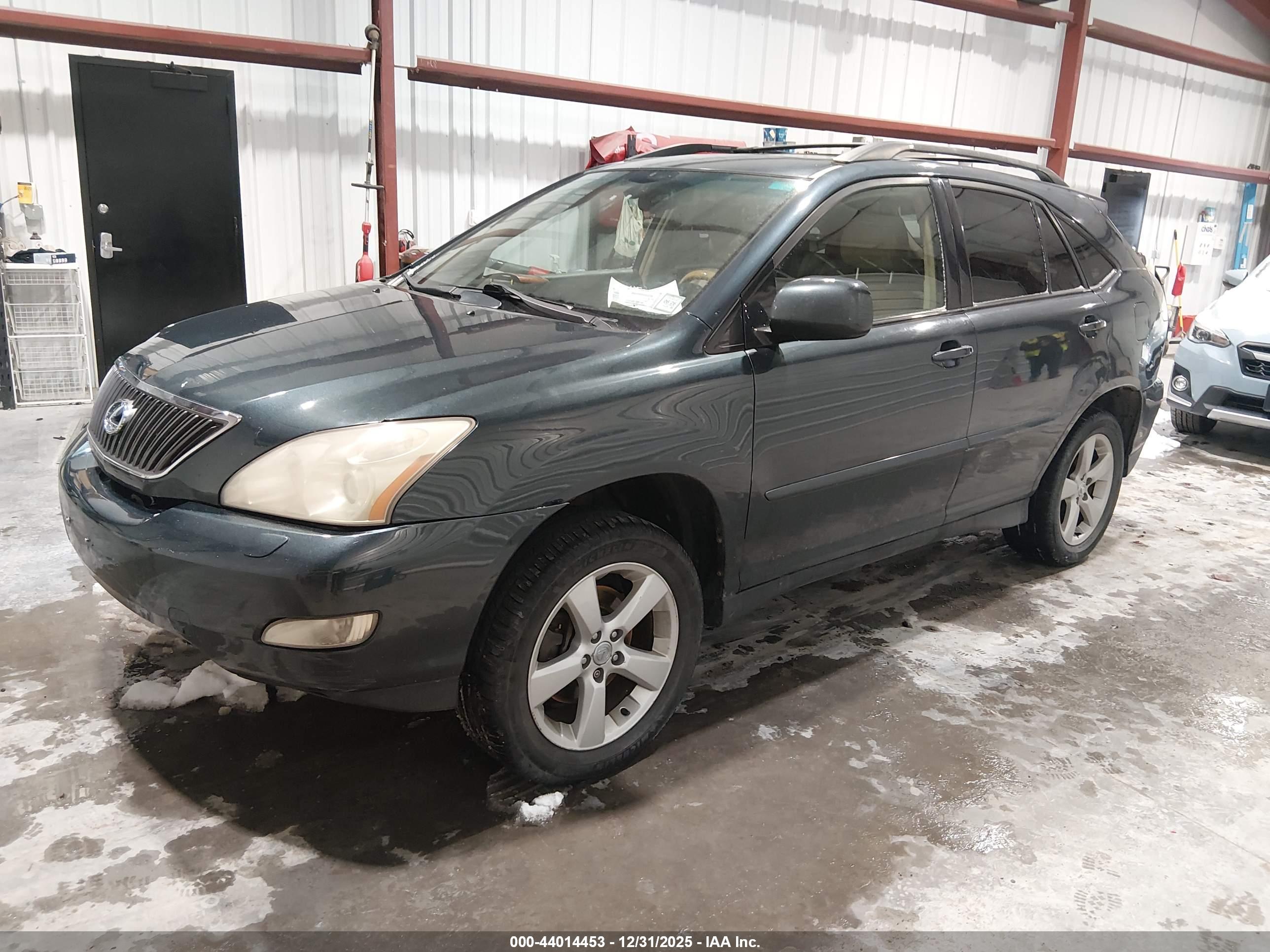 LEXUS RX image 2