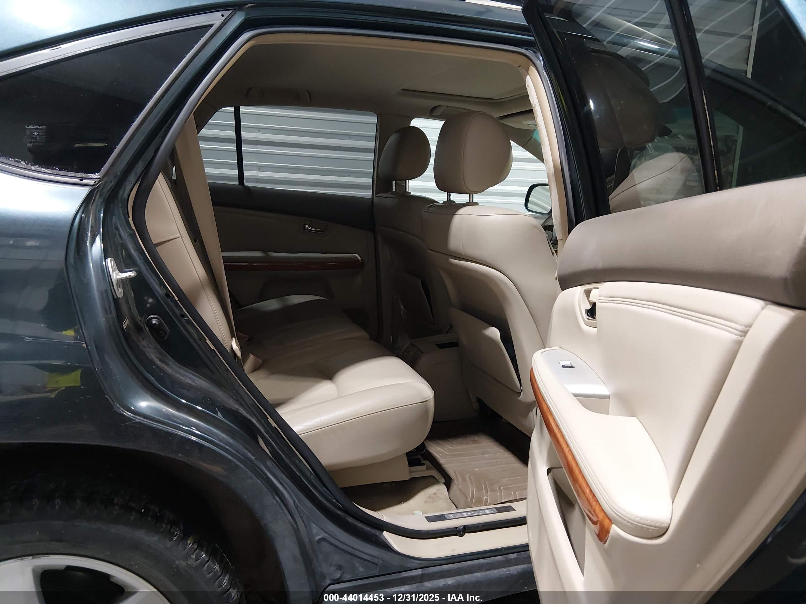 LEXUS RX image 8