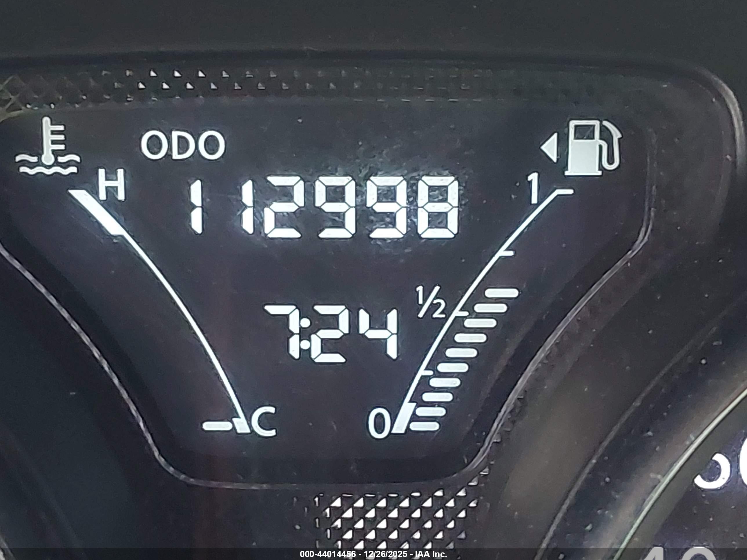 NISSAN VERSA image 7
