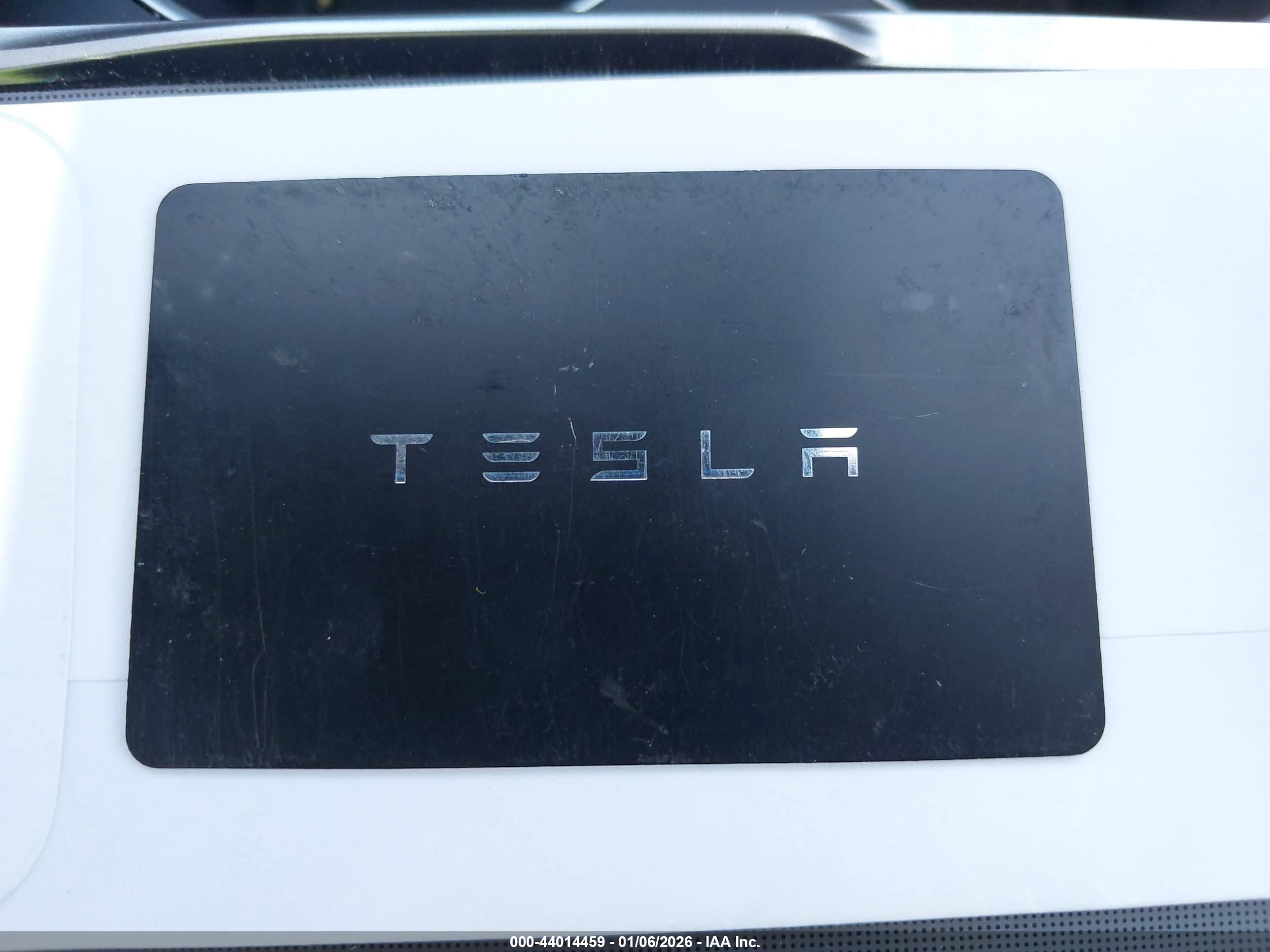 TESLA MODEL image 11
