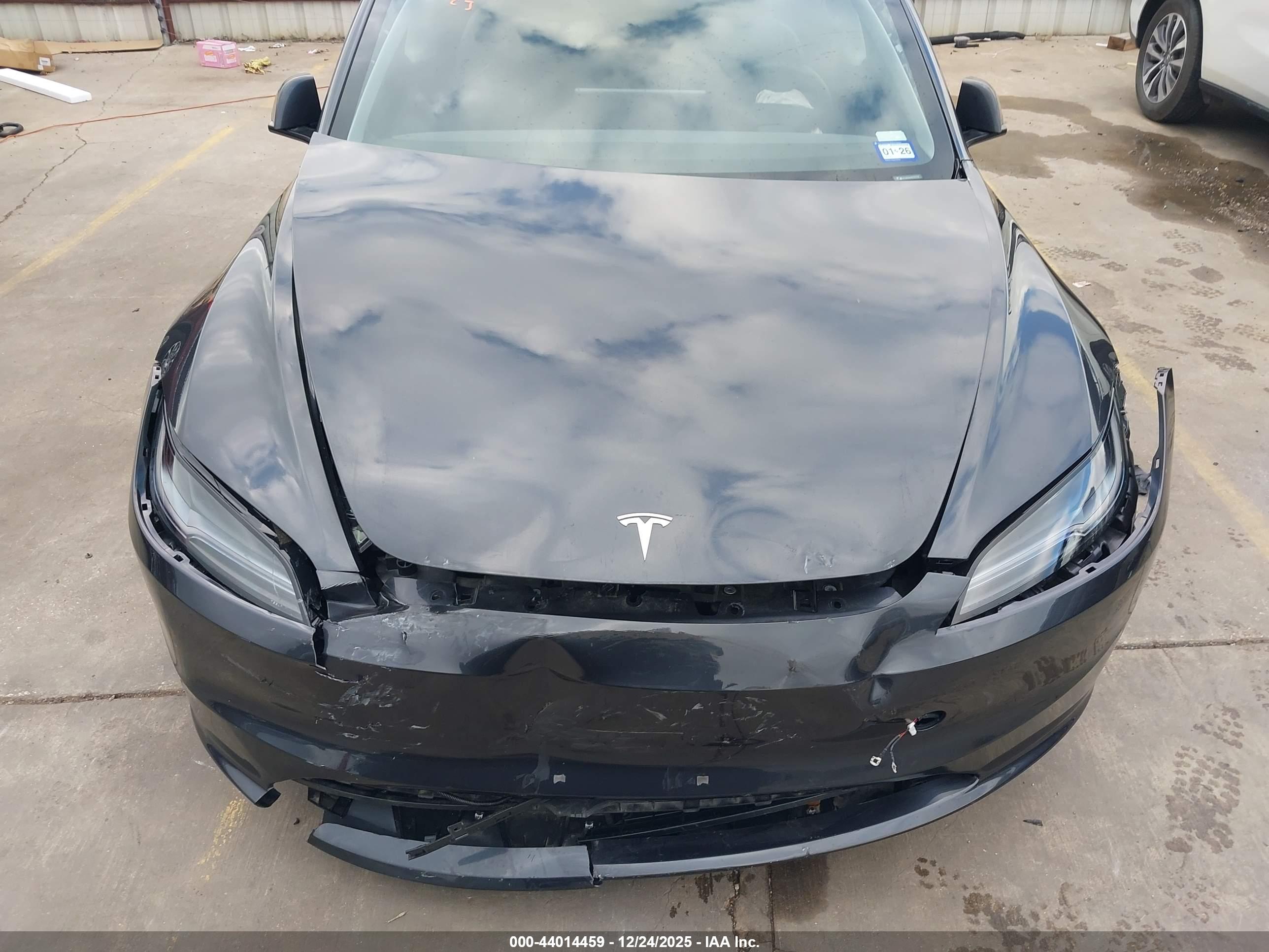 TESLA MODEL image 6