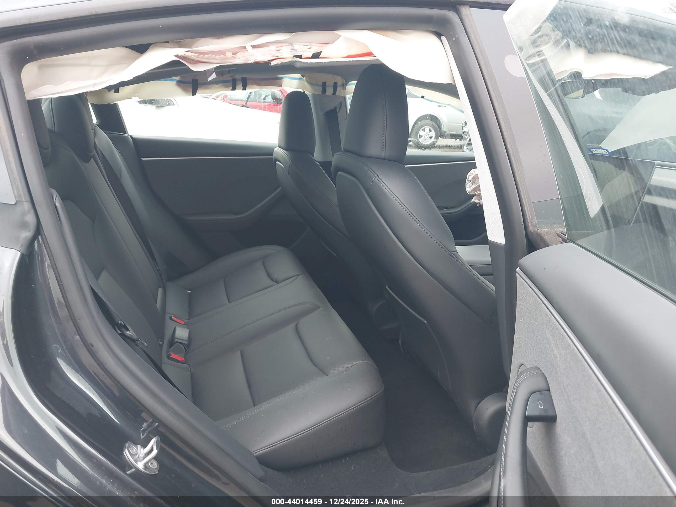 TESLA MODEL image 8