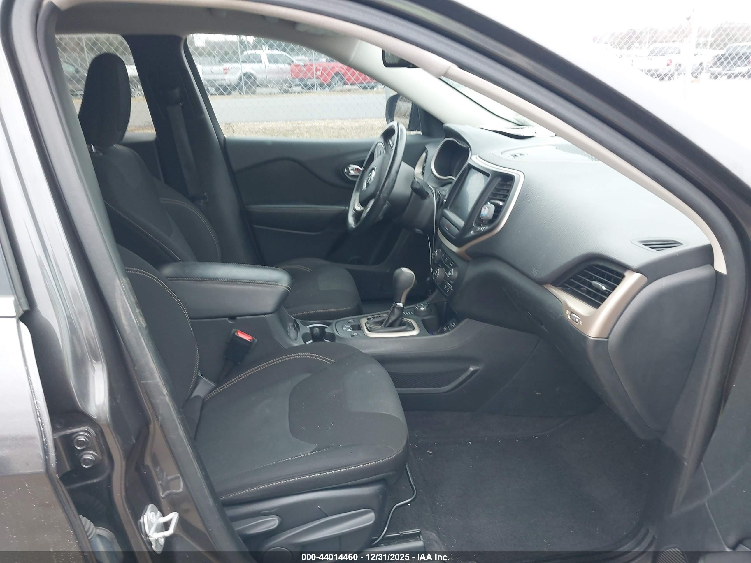 JEEP CHEROKEE image 5
