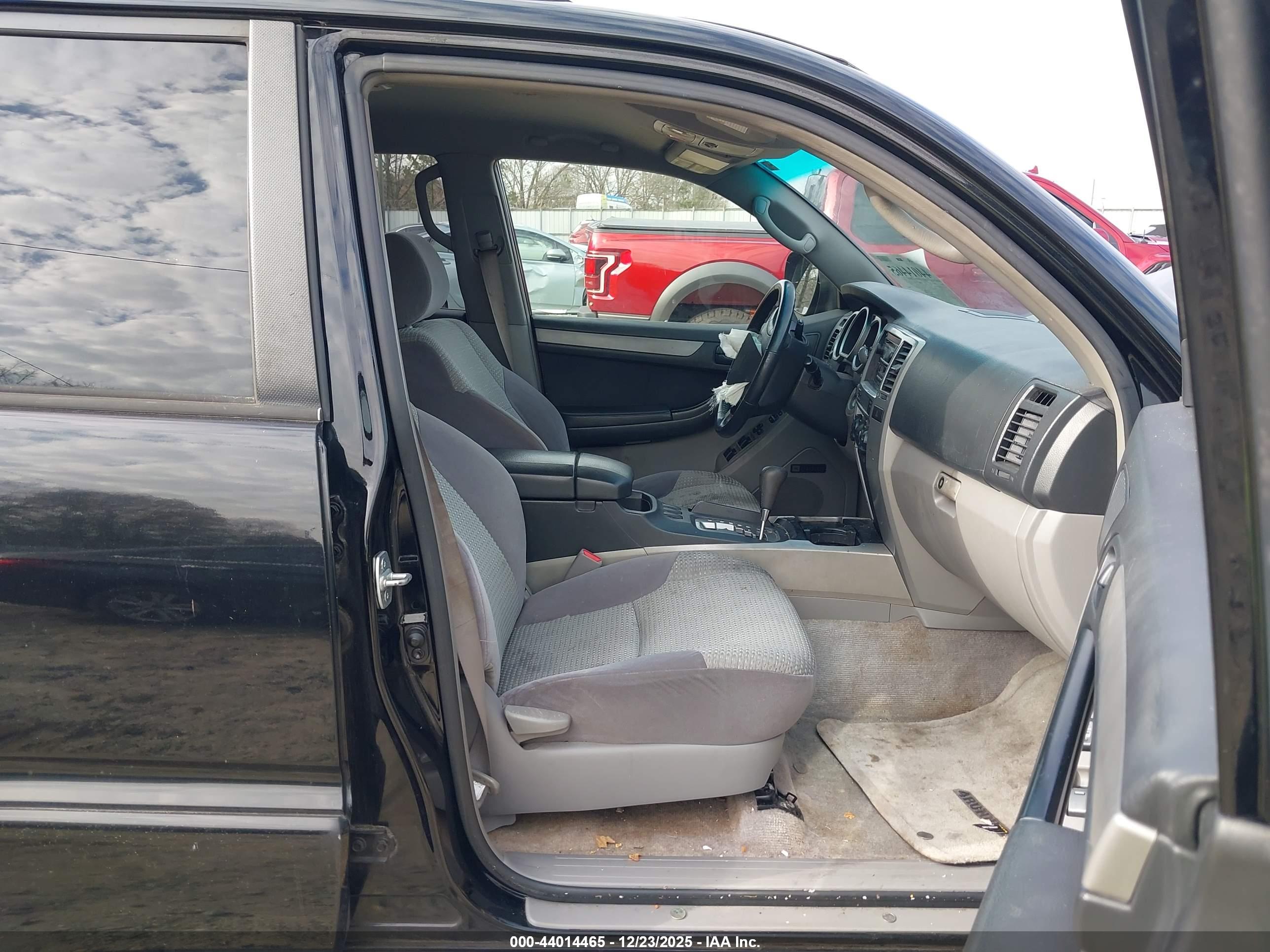 TOYOTA 4RUNNER image 5