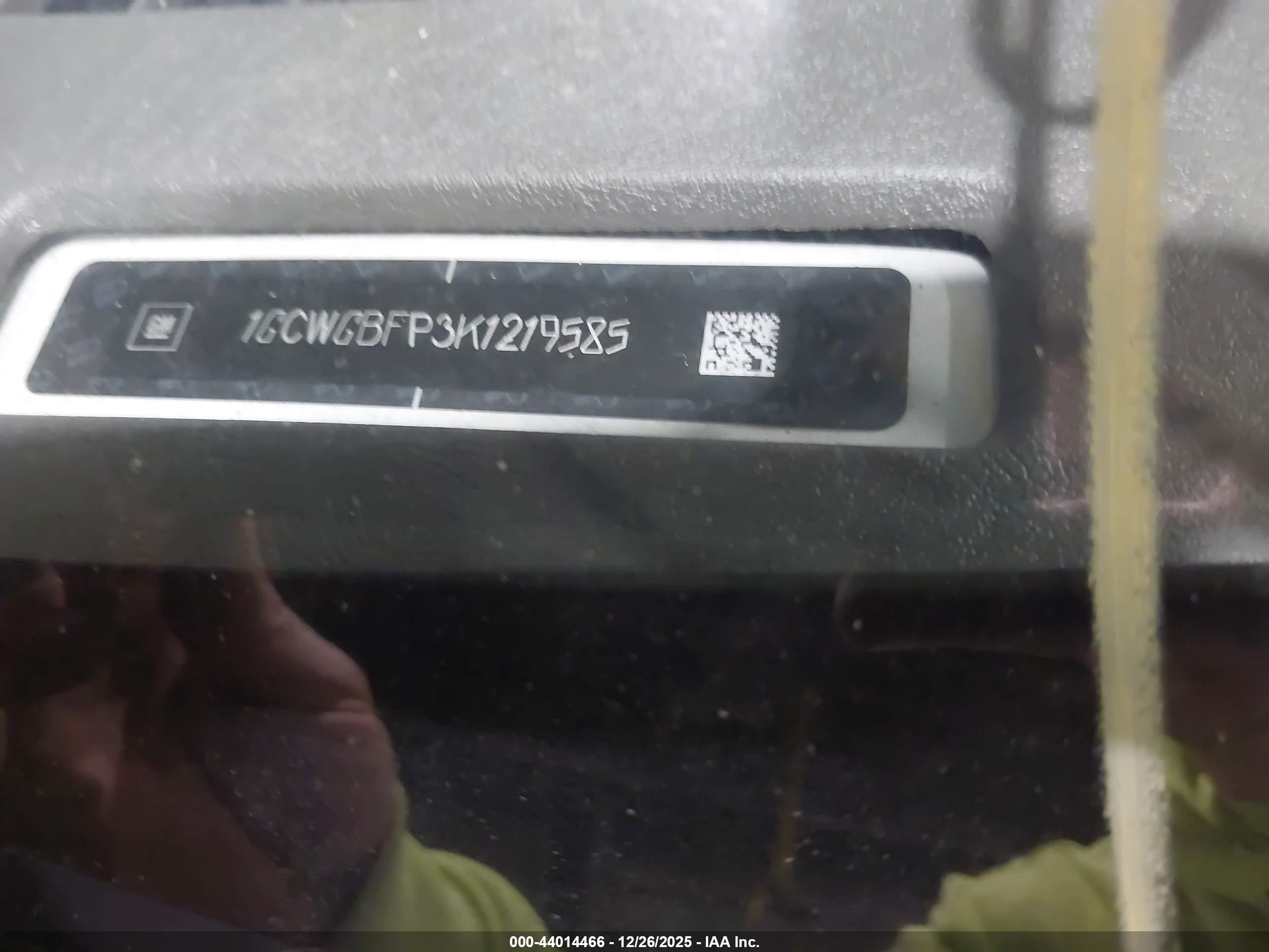 CHEVROLET EXPRESS image 9
