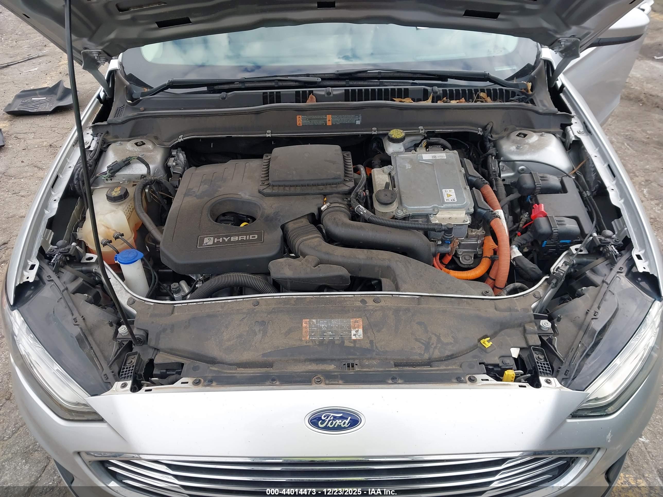 FORD FUSION image 10