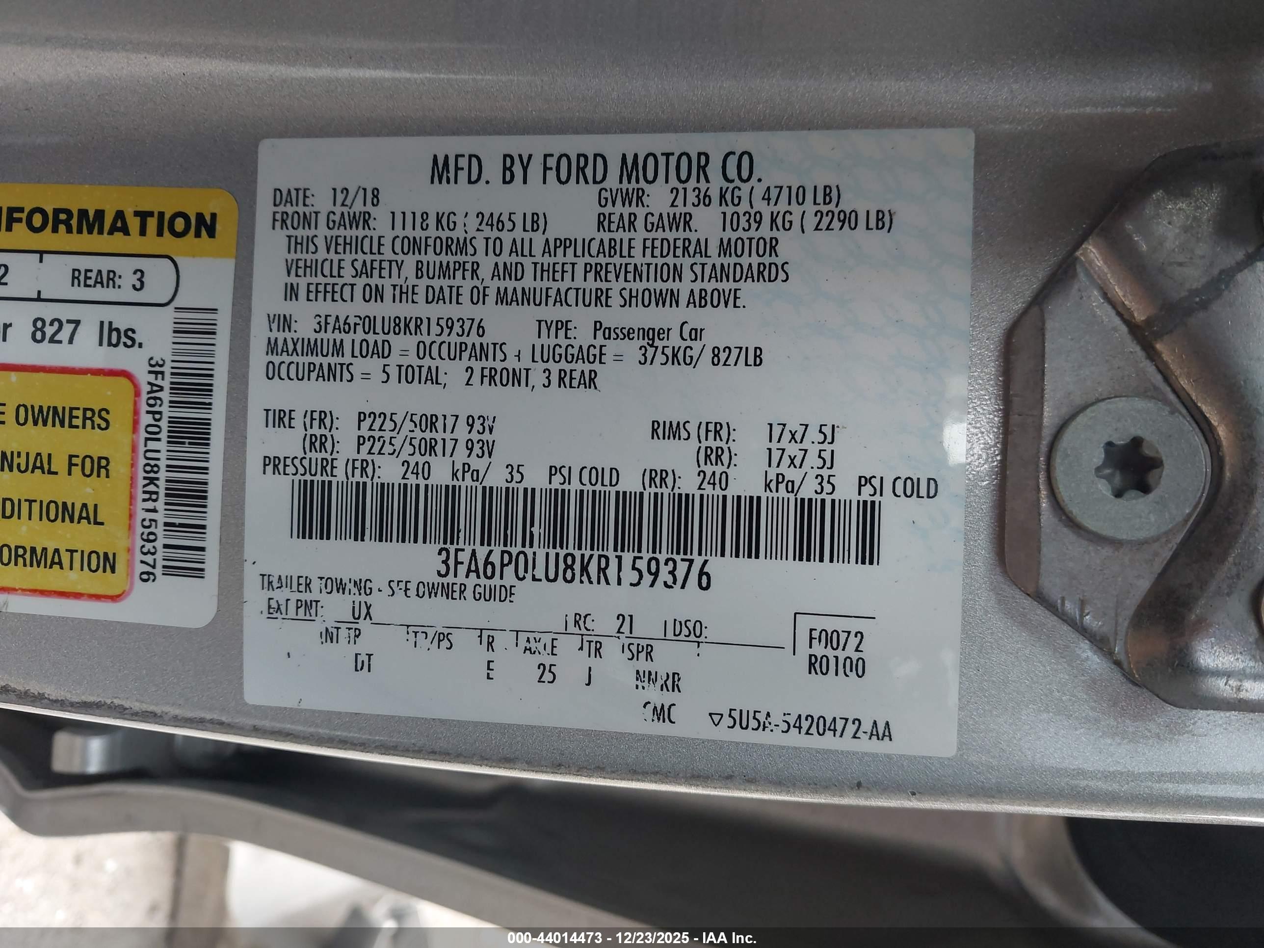 FORD FUSION image 9