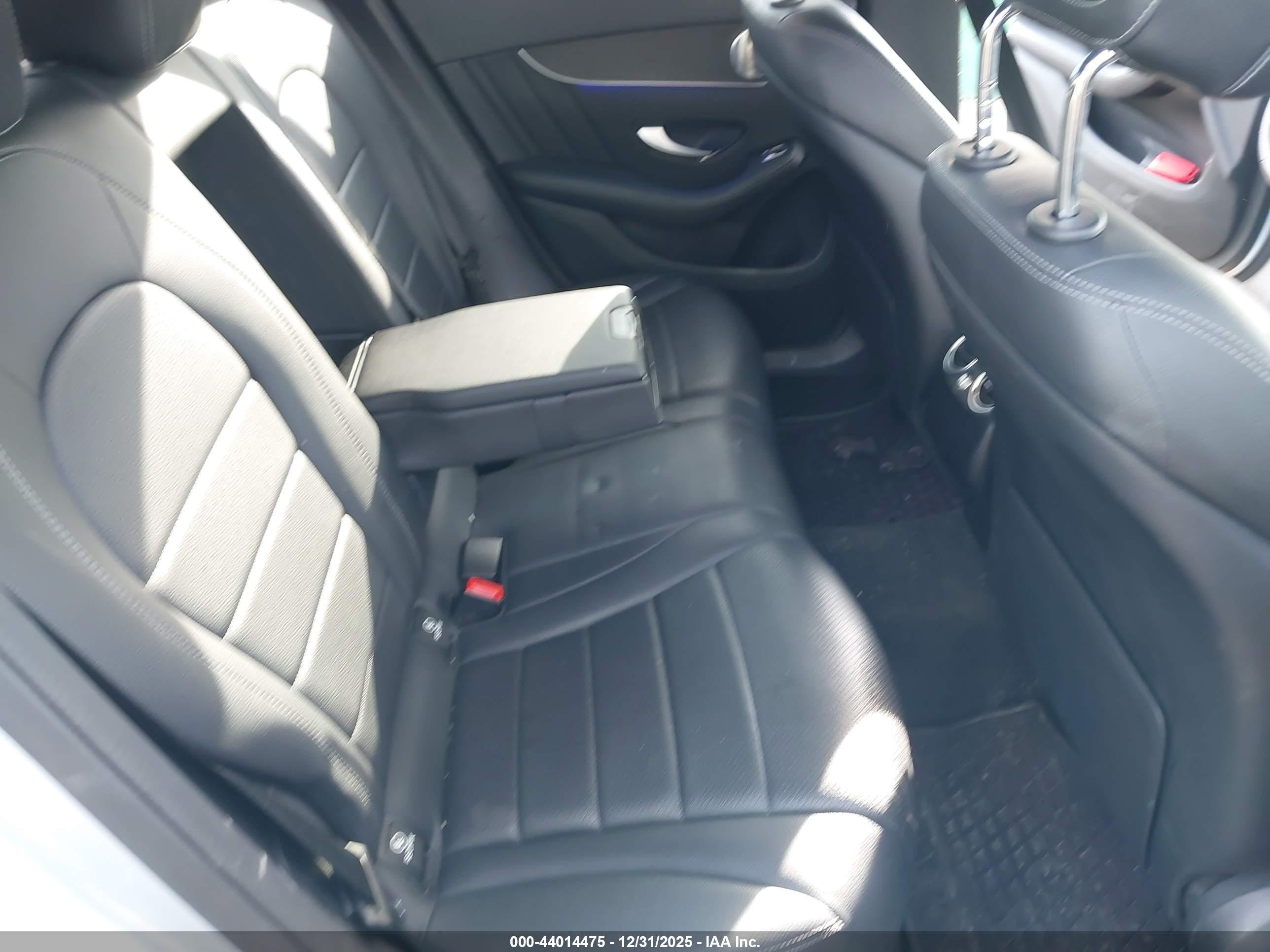 MERCEDES-BENZ GLC image 8