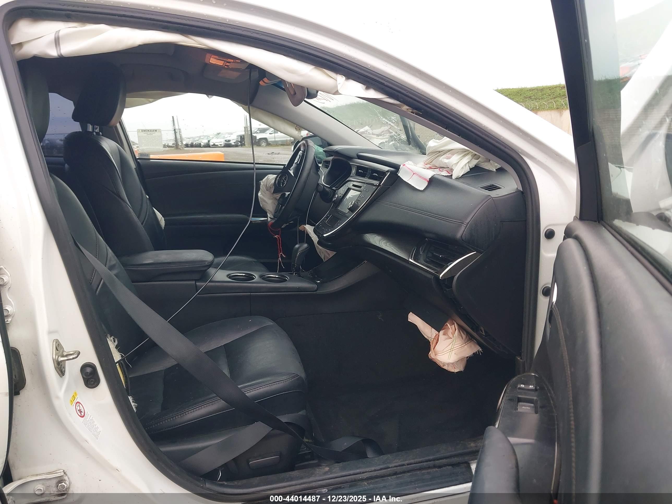 TOYOTA AVALON image 5