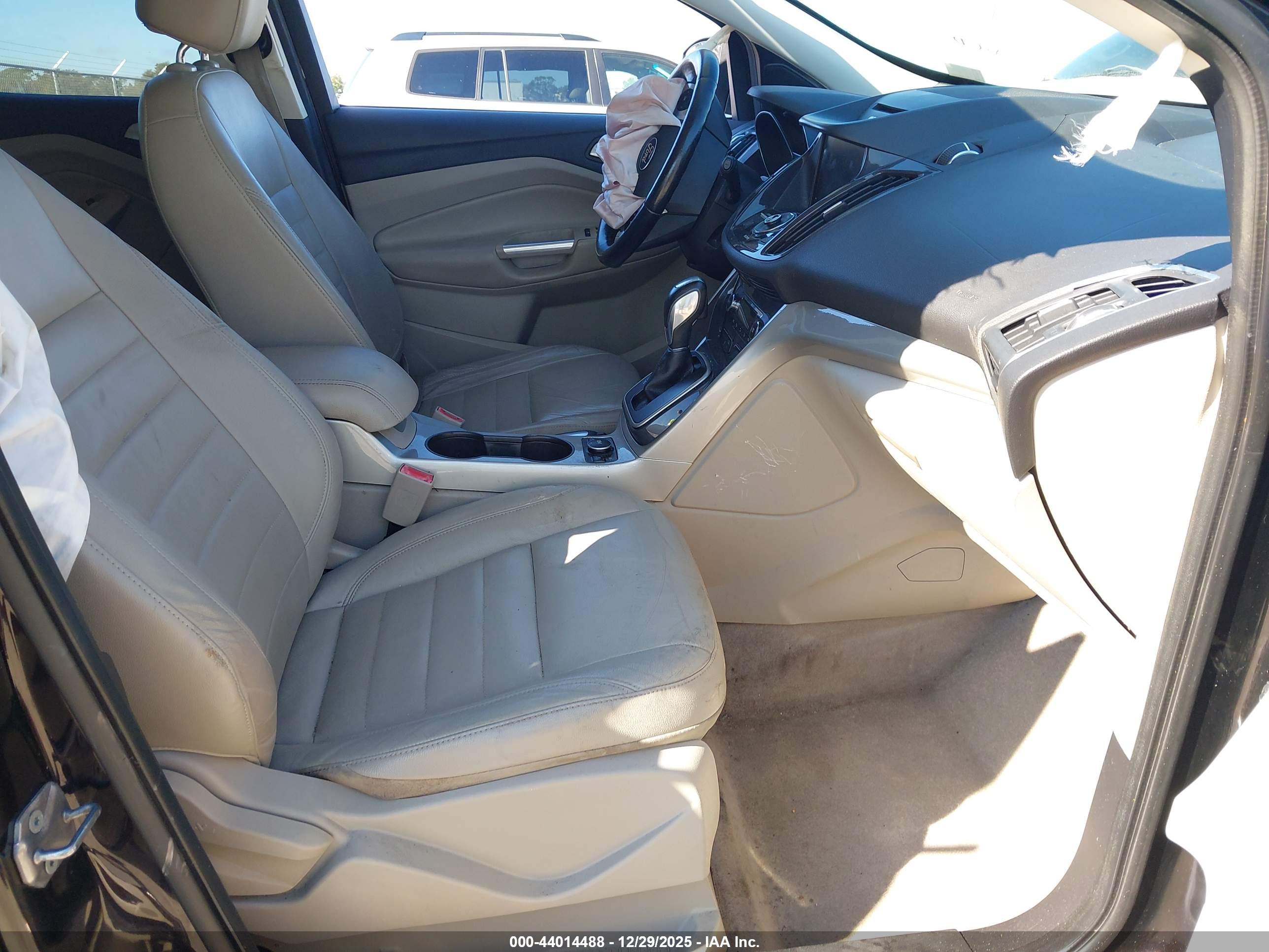 FORD ESCAPE image 5