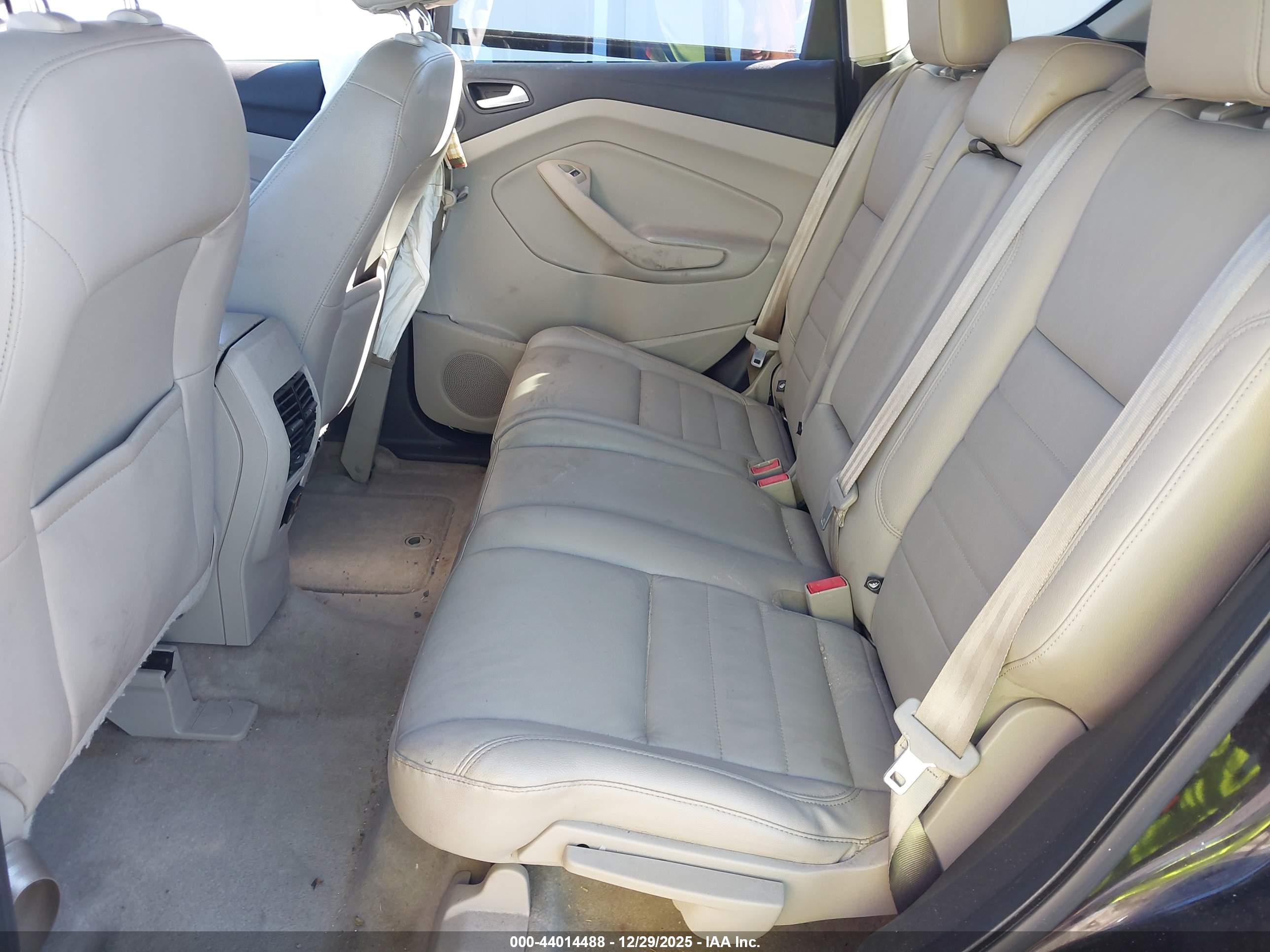 FORD ESCAPE image 8