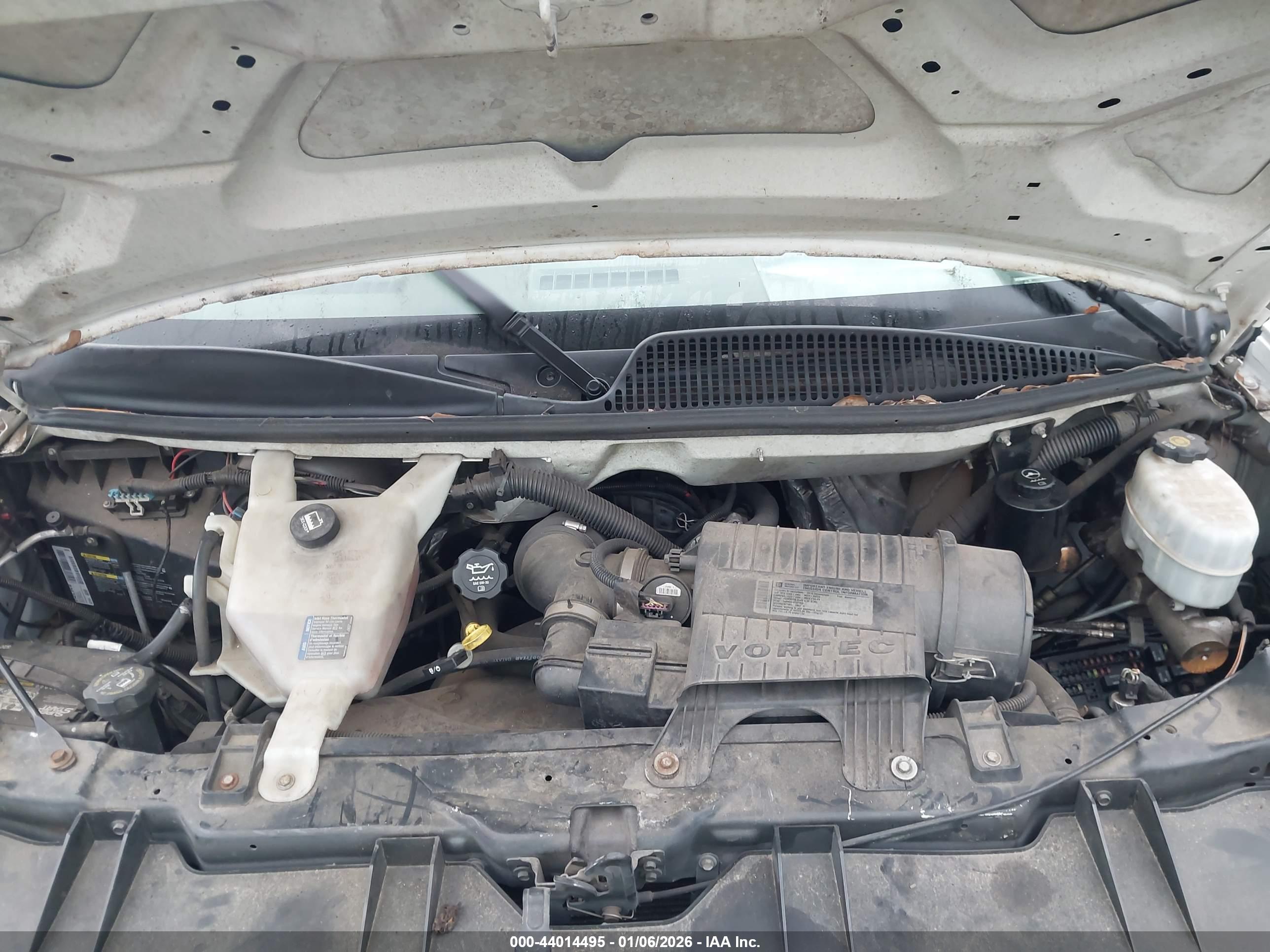 CHEVROLET EXPRESS image 10
