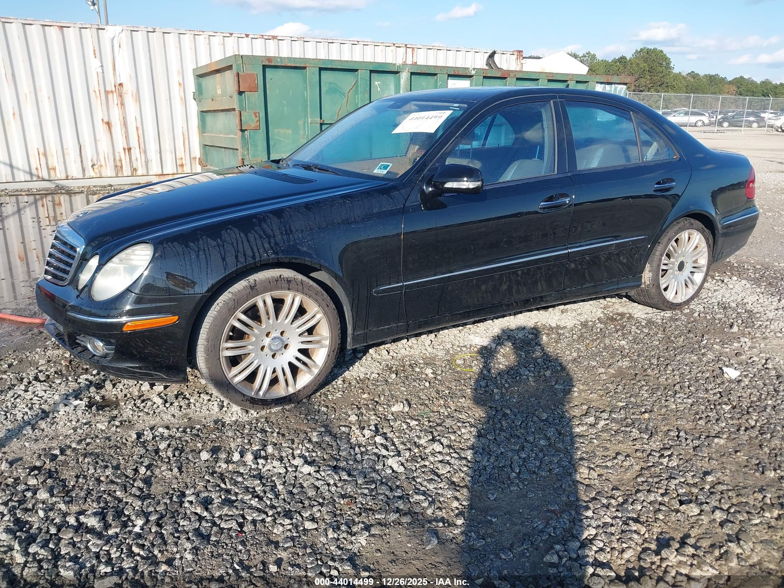 MERCEDES-BENZ E image 2