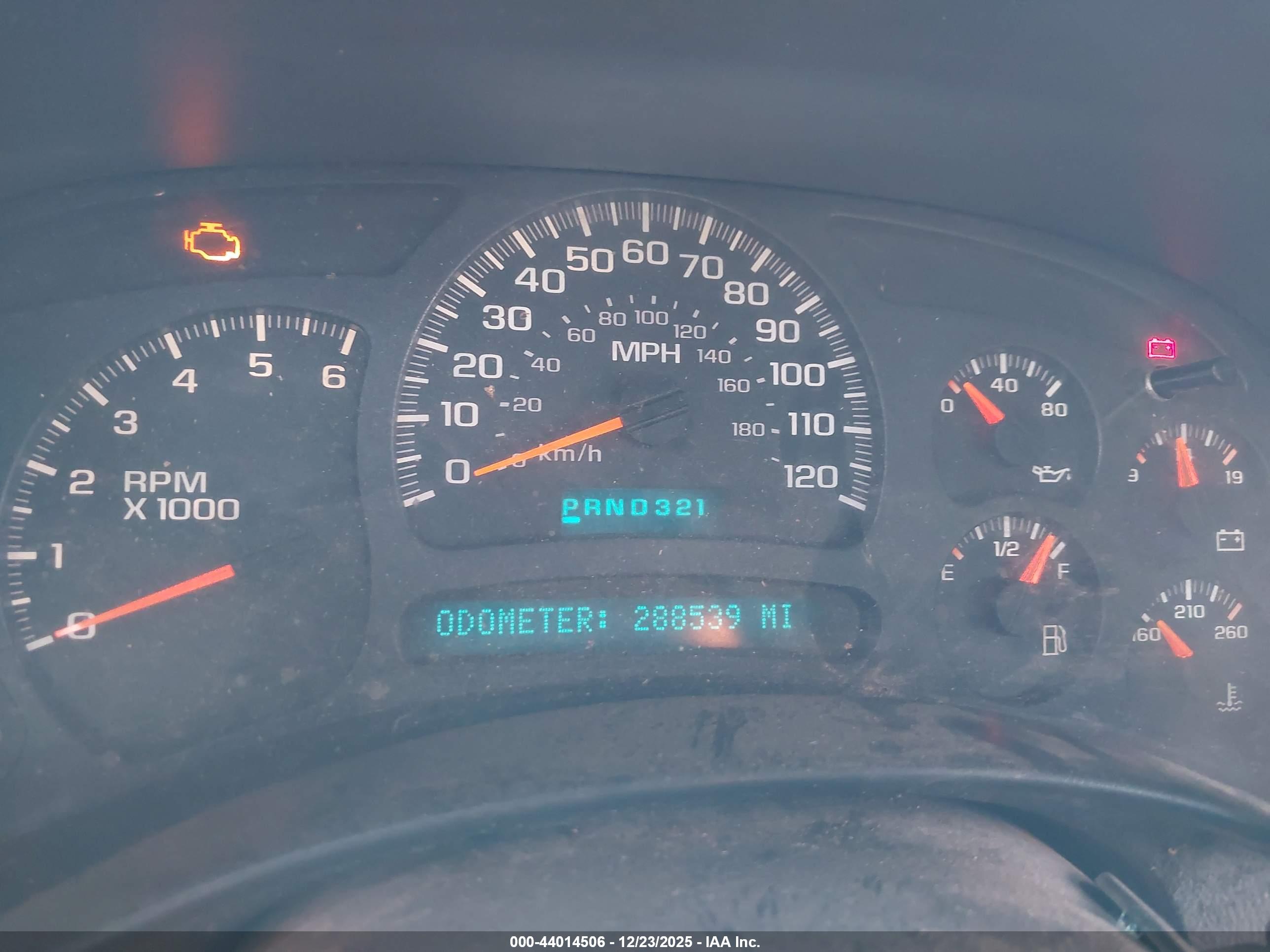 CHEVROLET SILVERADO image 7