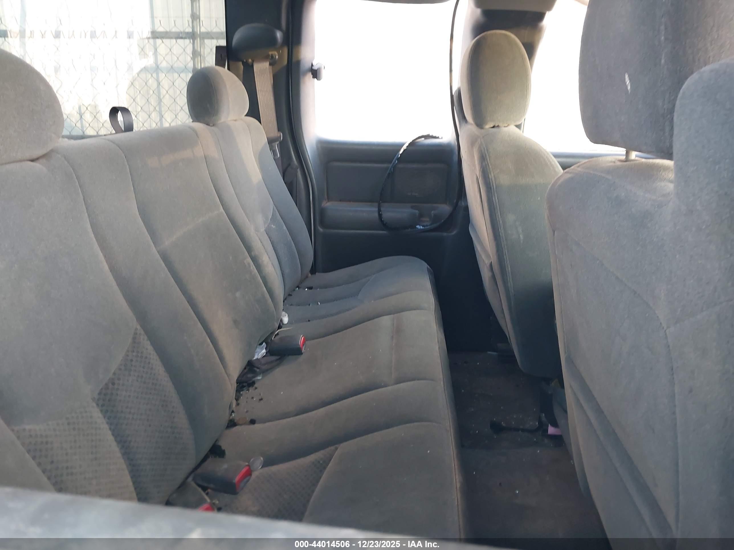 CHEVROLET SILVERADO image 8
