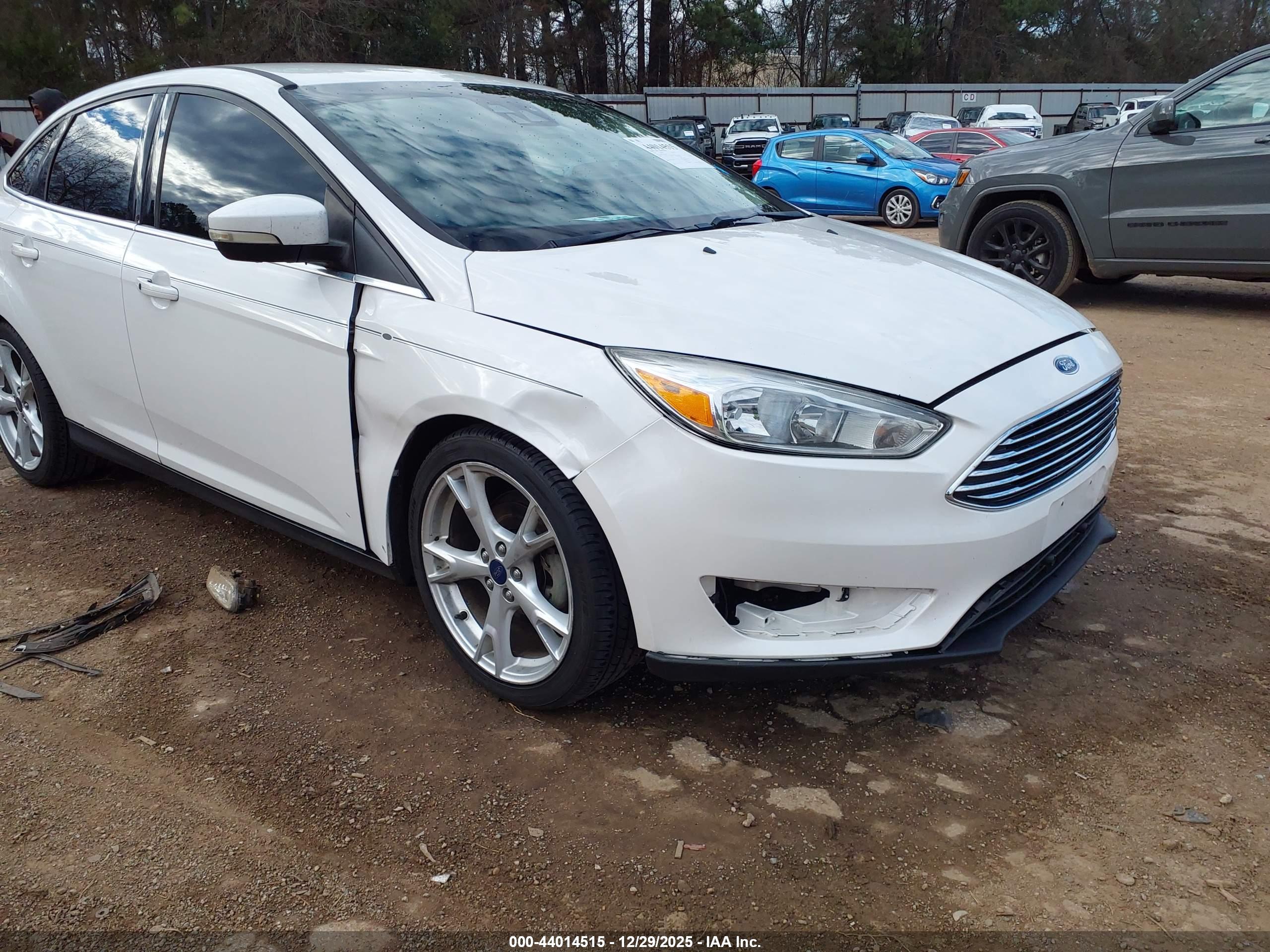 FORD FOCUS image 6