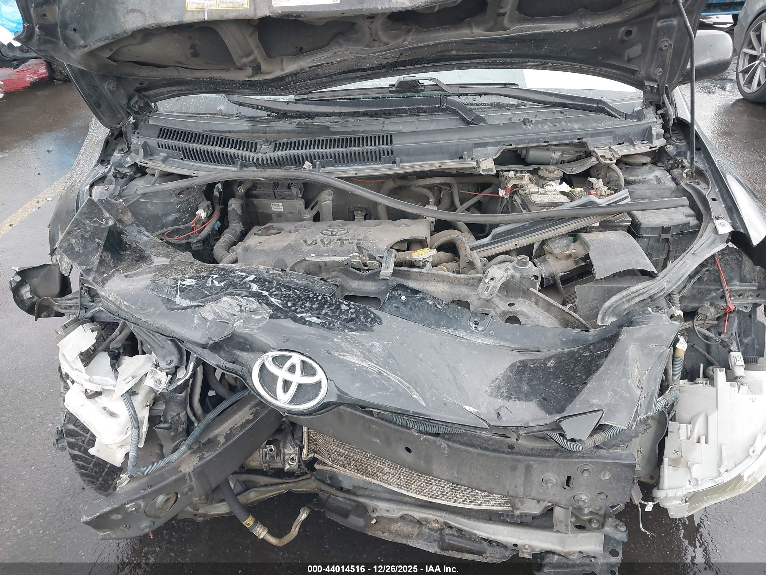 TOYOTA YARIS image 10