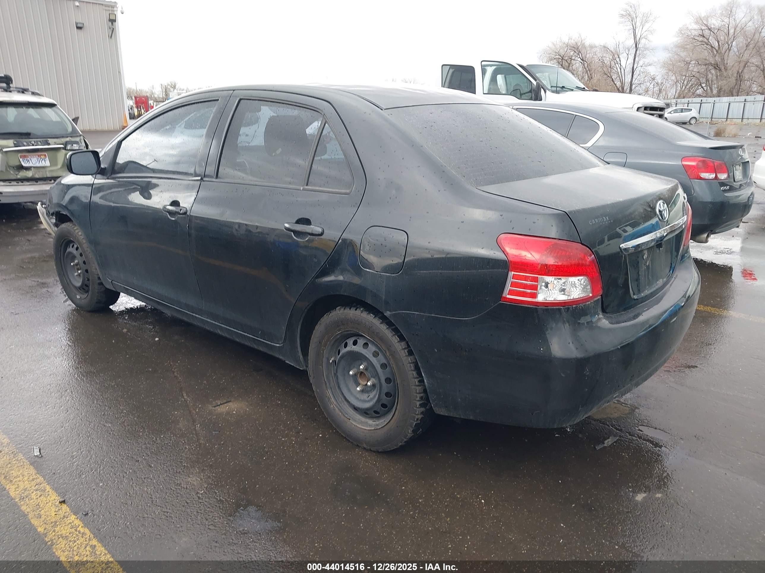 TOYOTA YARIS image 3