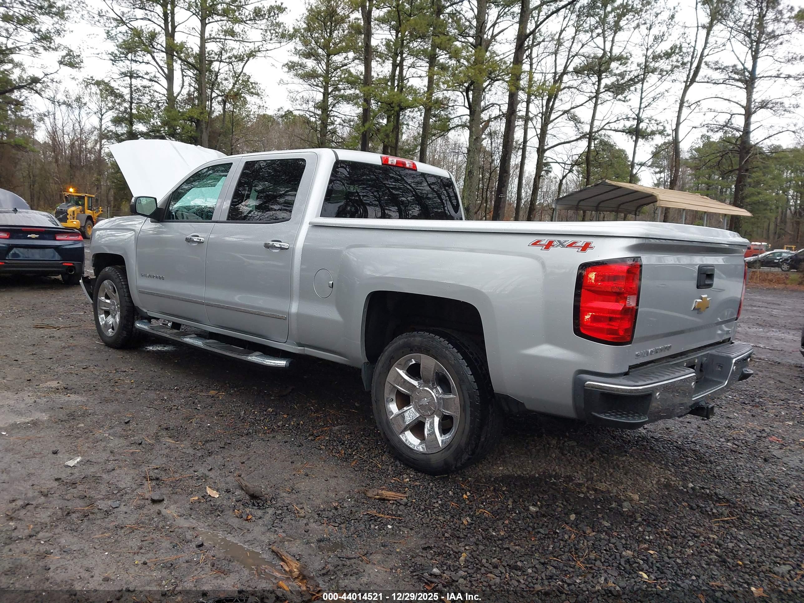 CHEVROLET SILVERADO image 3