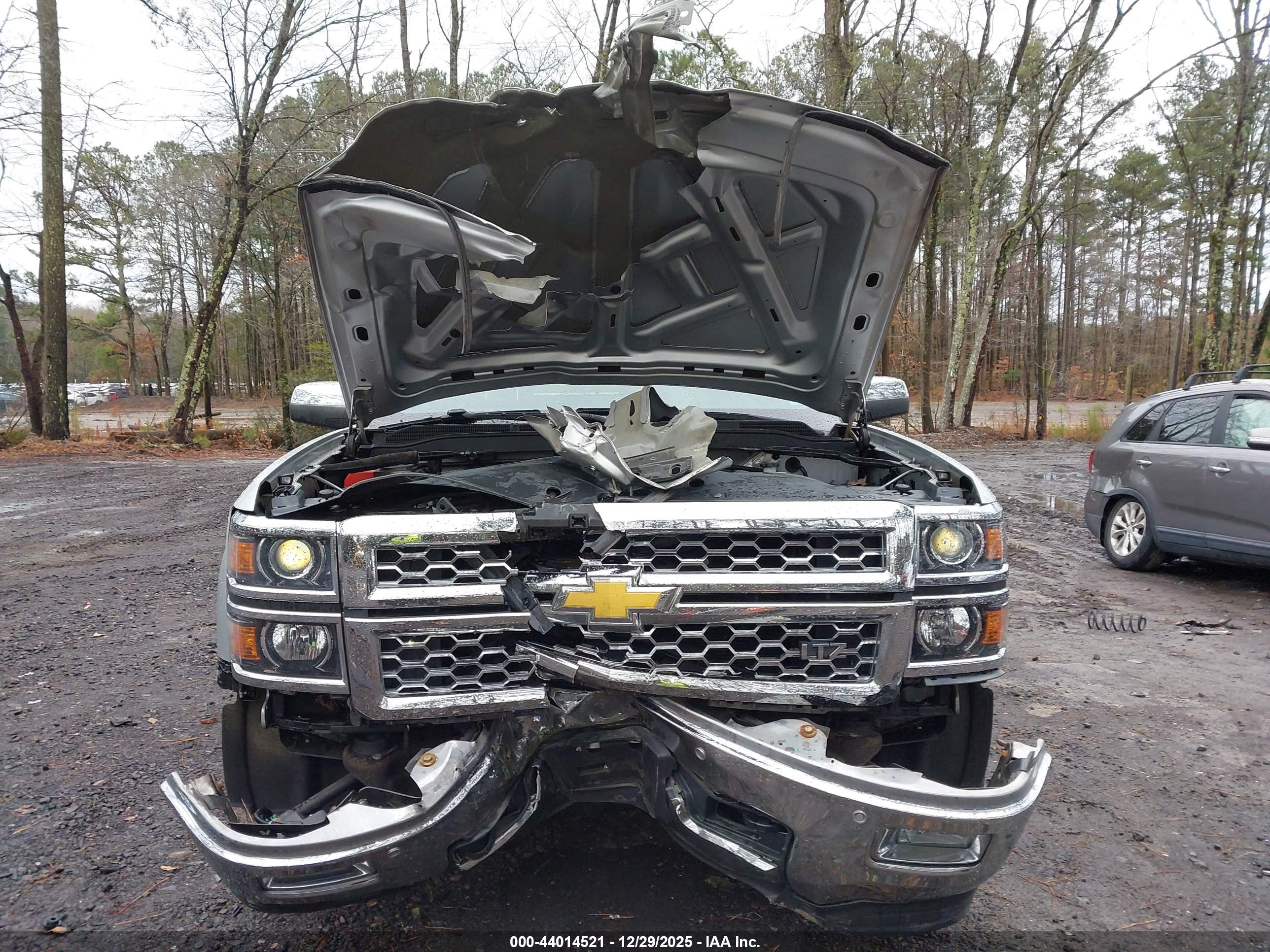 CHEVROLET SILVERADO image 6