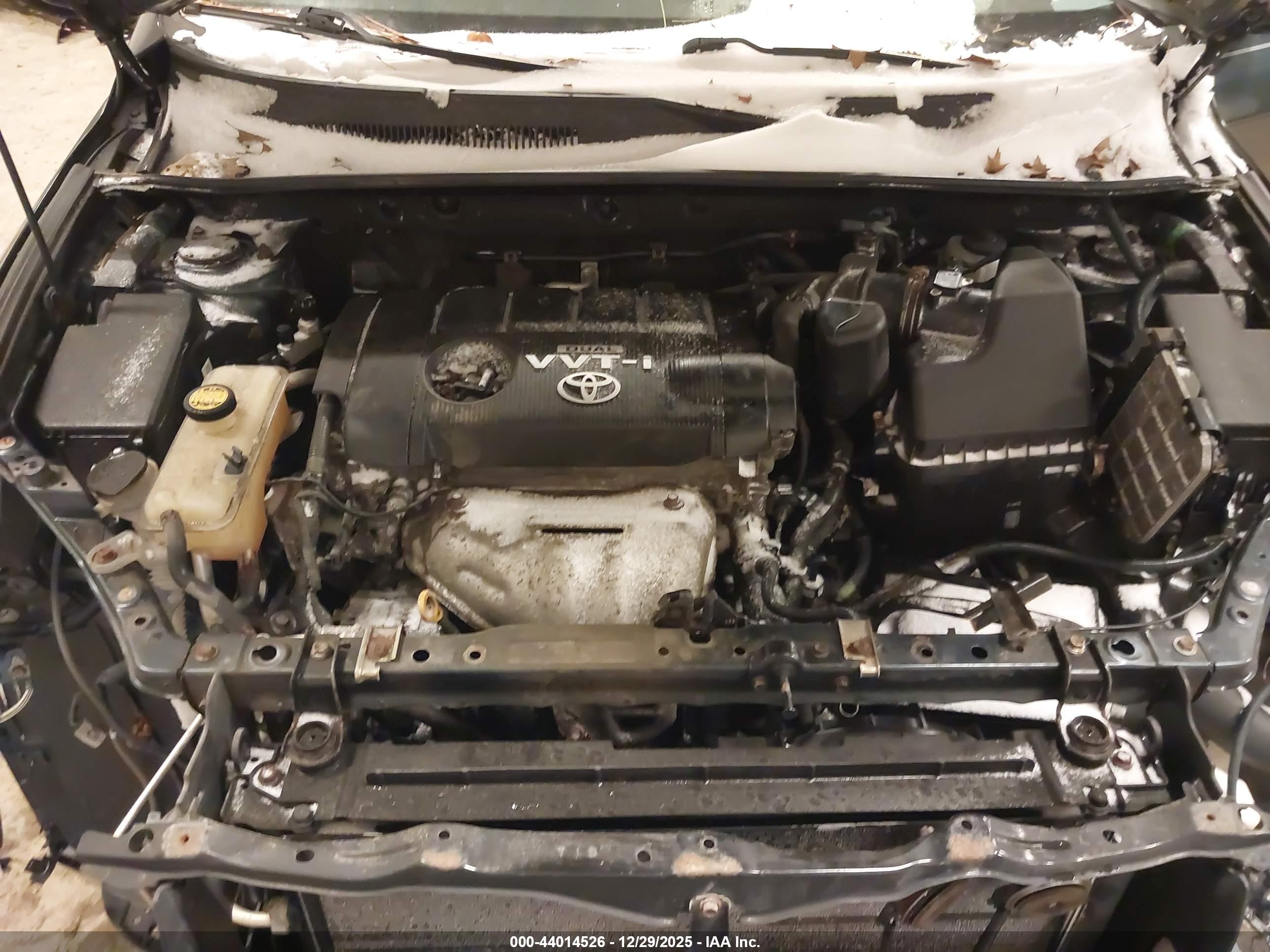TOYOTA RAV4 image 10