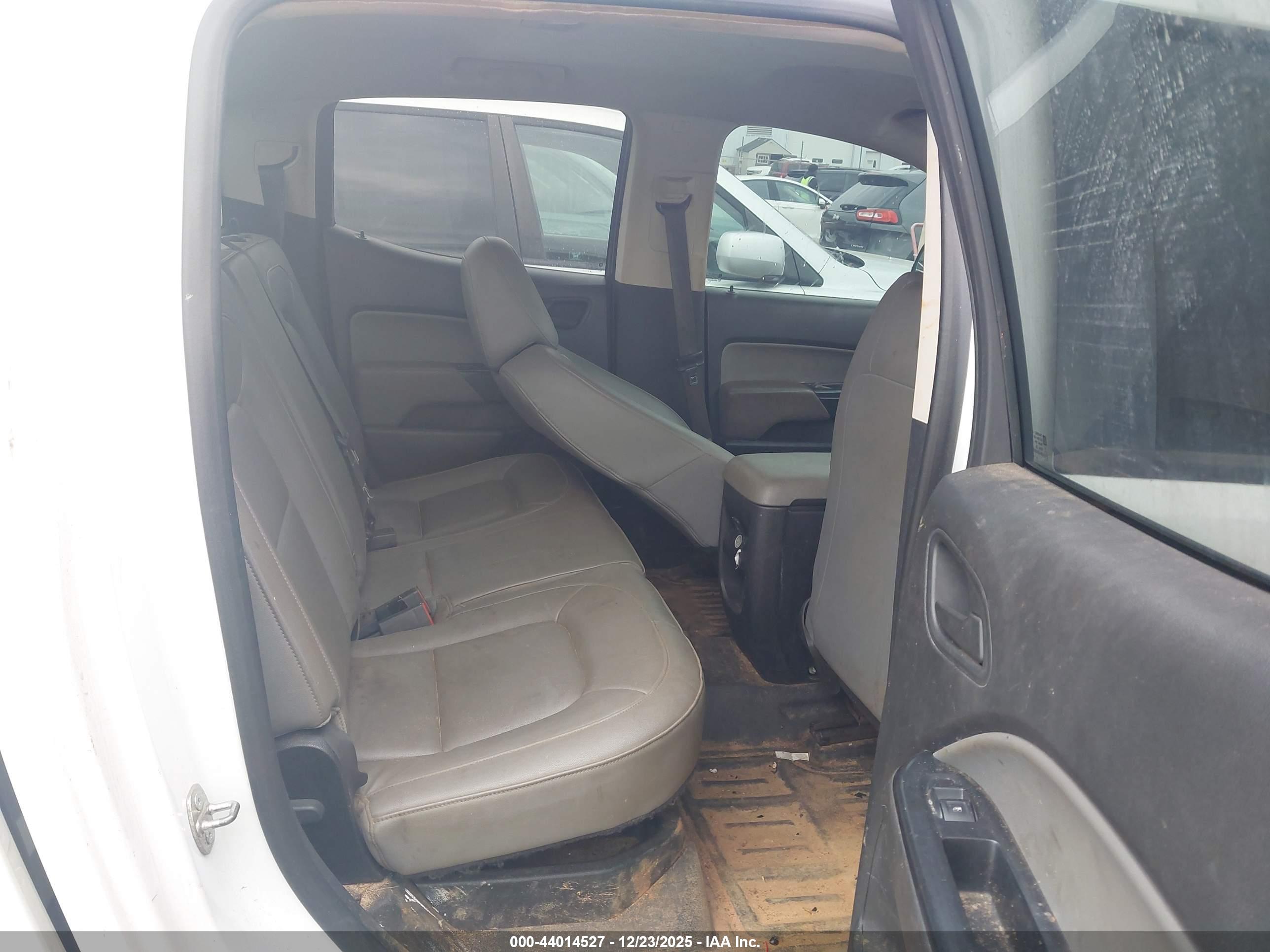 CHEVROLET COLORADO image 8