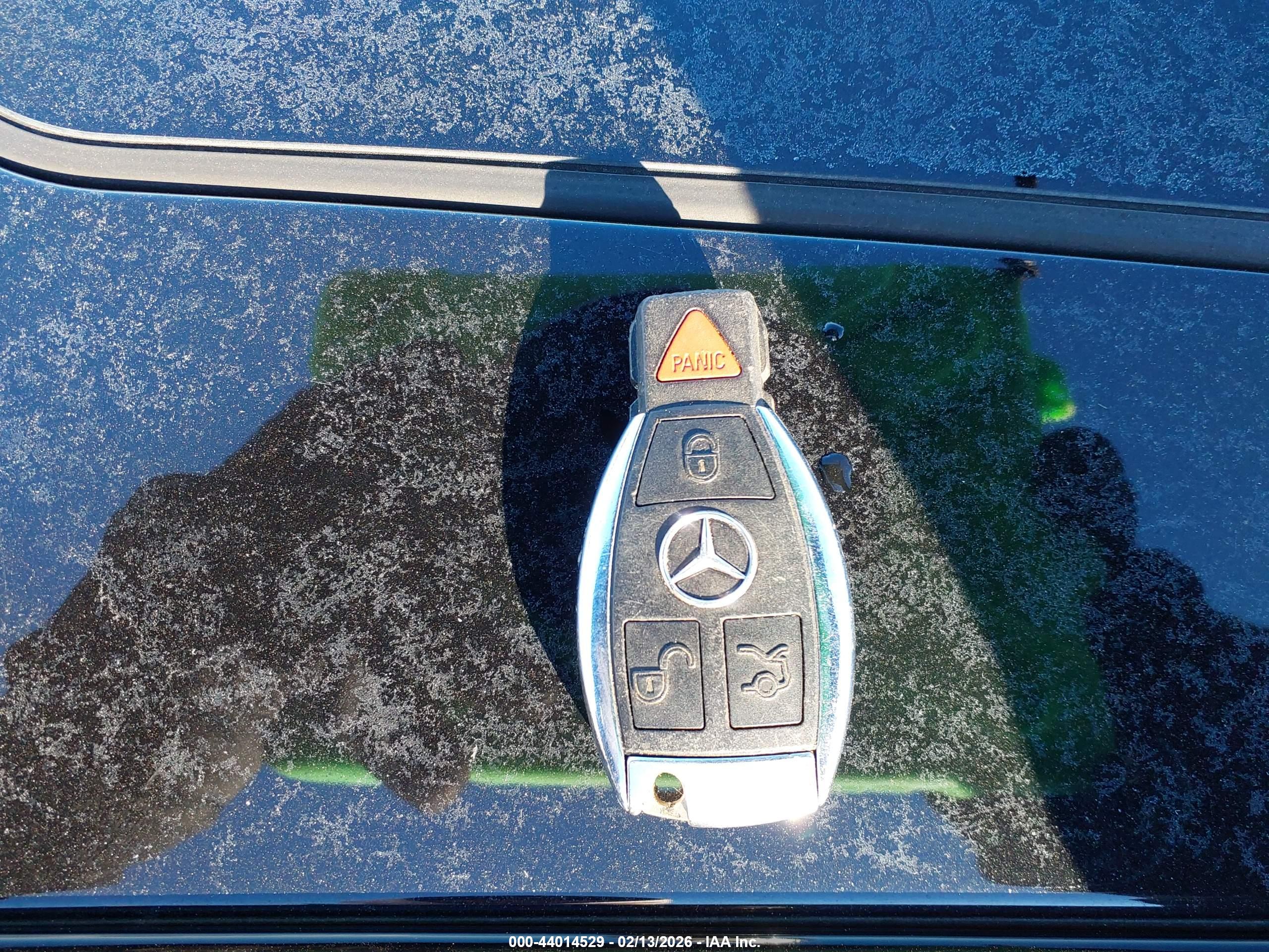 MERCEDES-BENZ E image 11