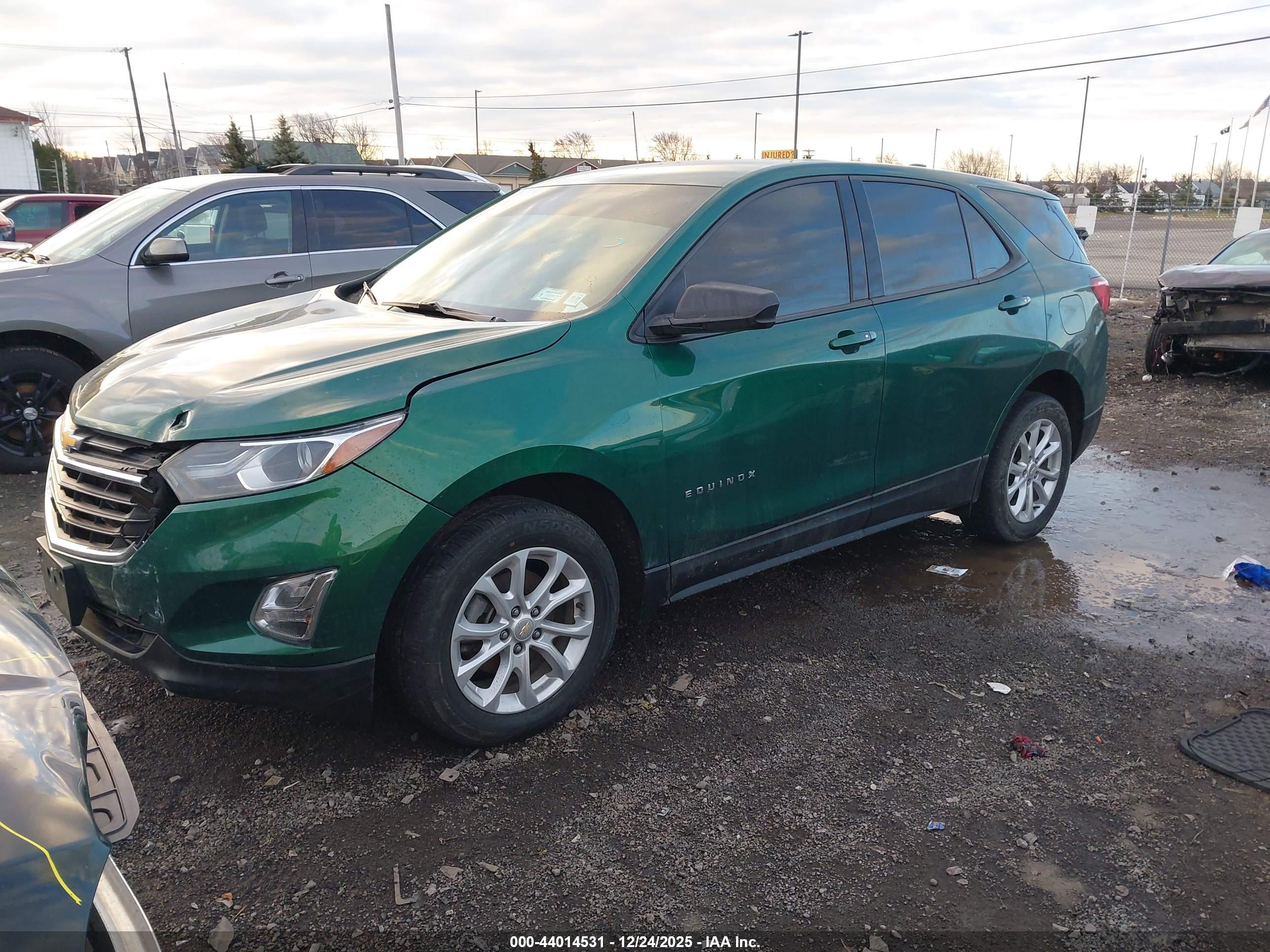 CHEVROLET EQUINOX image 2