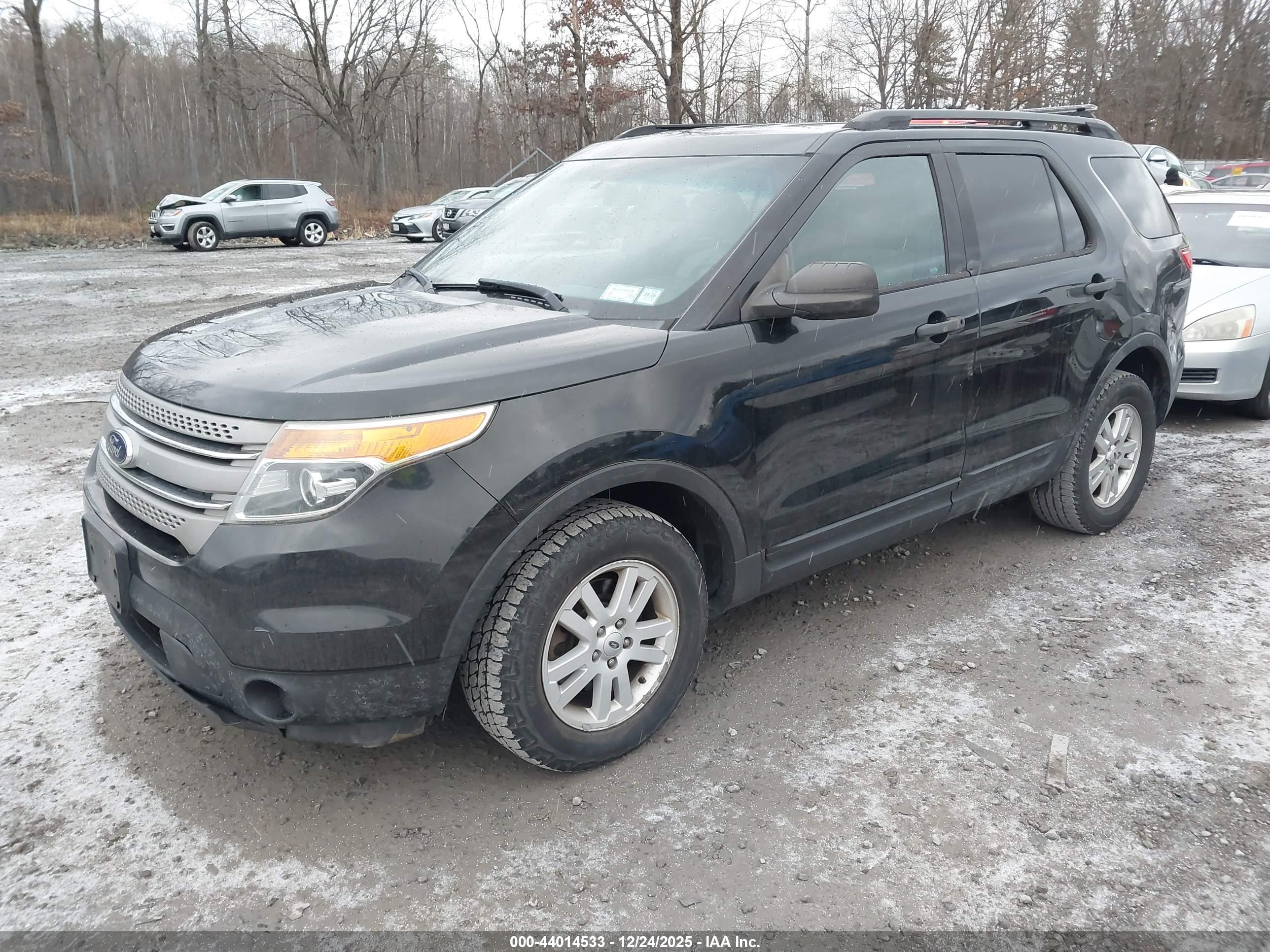 FORD EXPLORER image 2