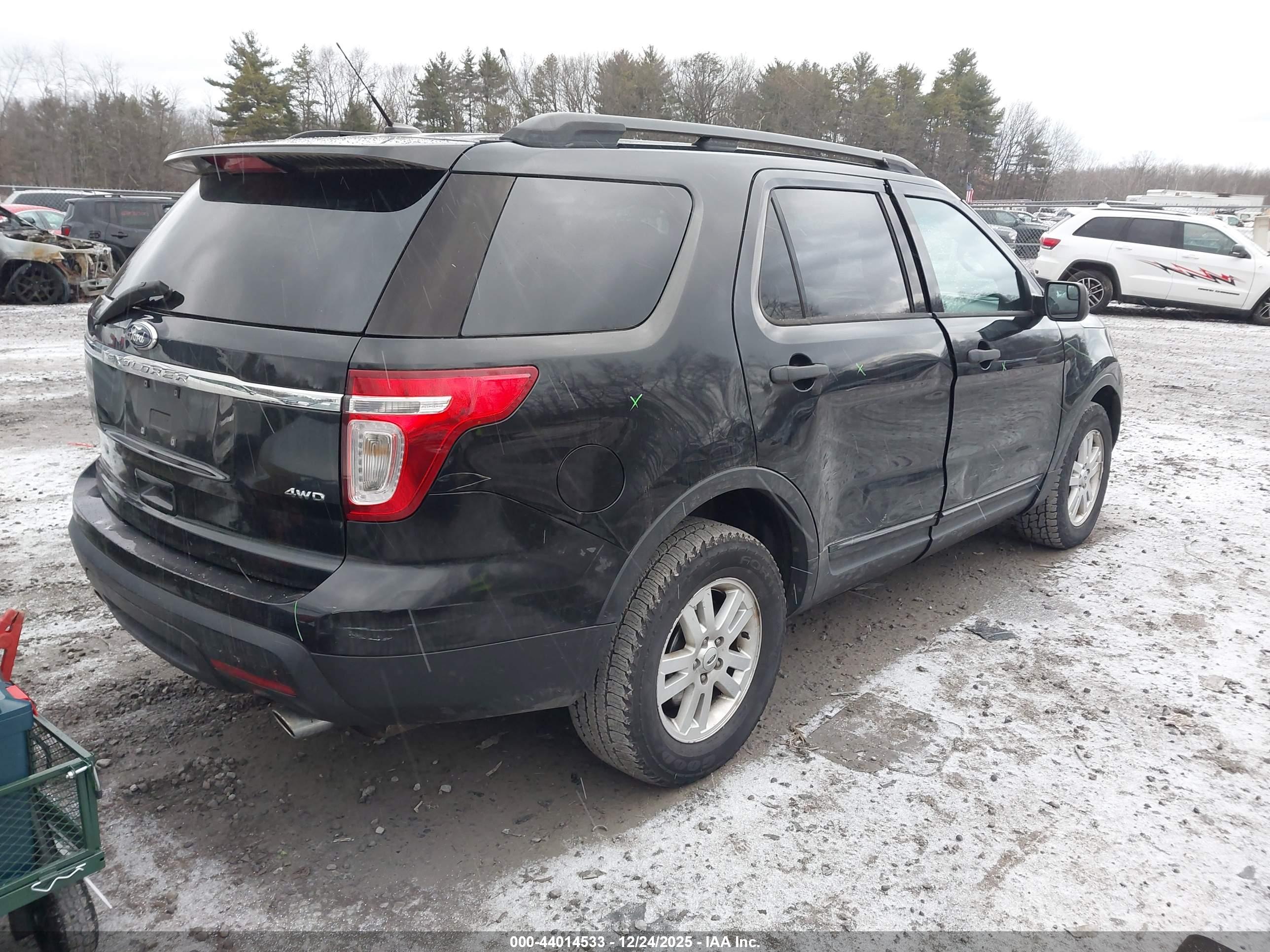 FORD EXPLORER image 4