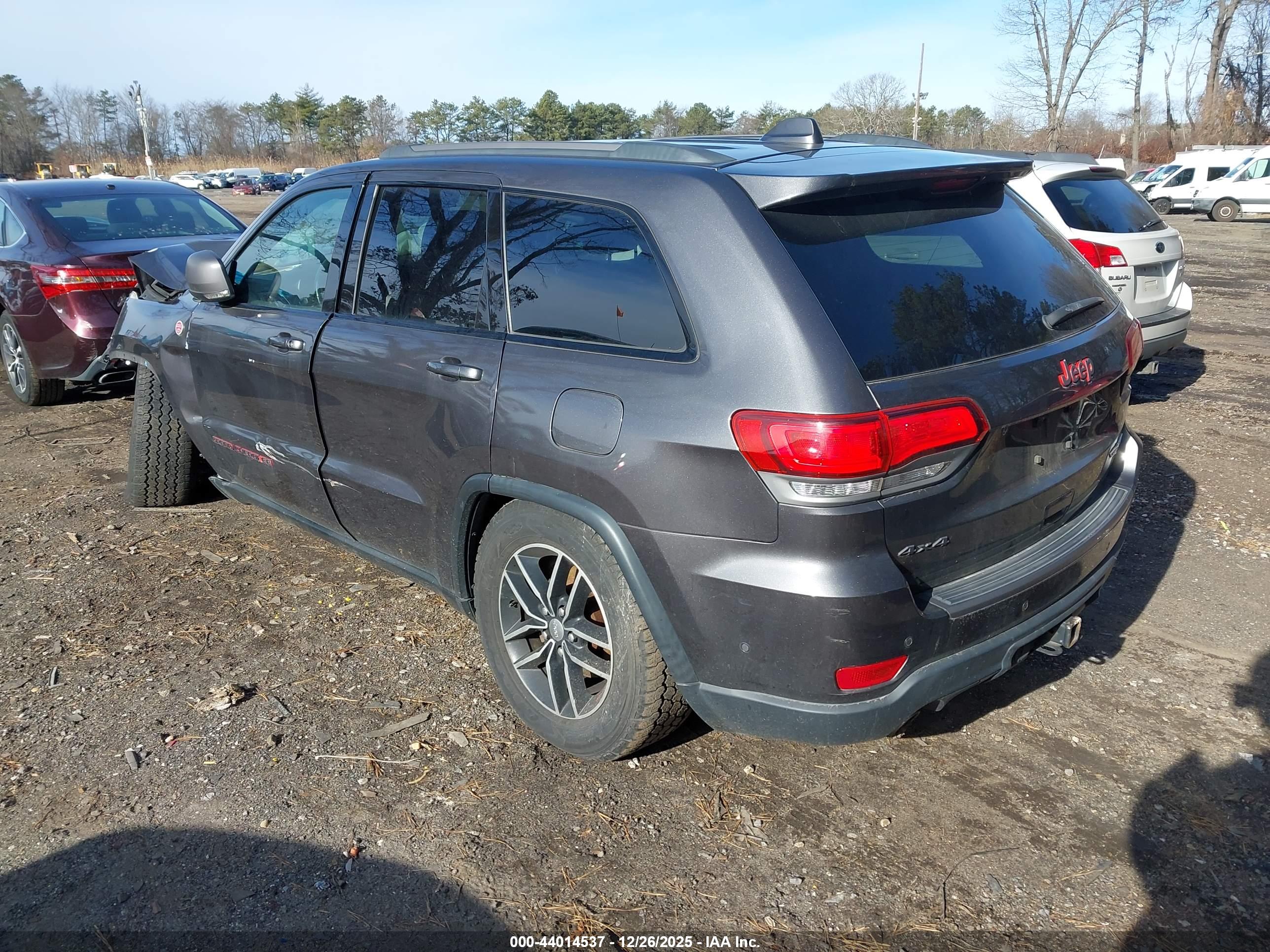 JEEP GRAND image 3