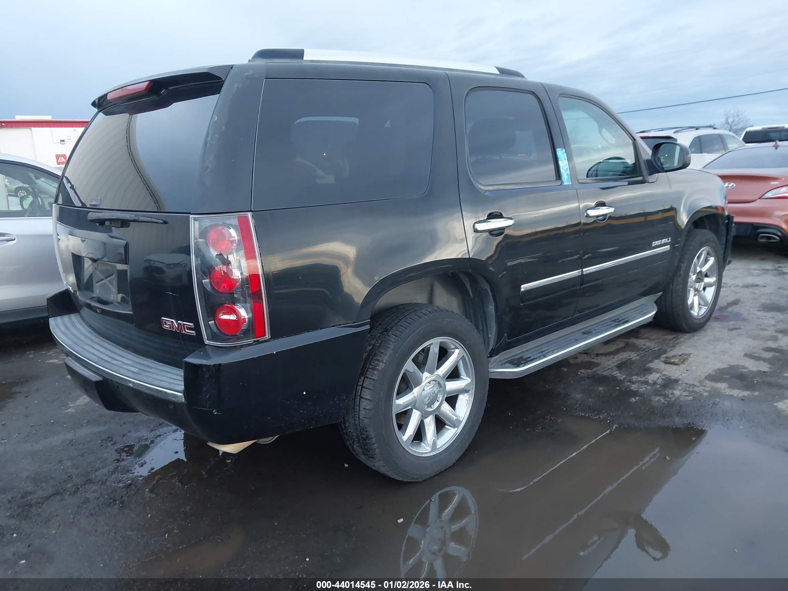 GMC YUKON image 4