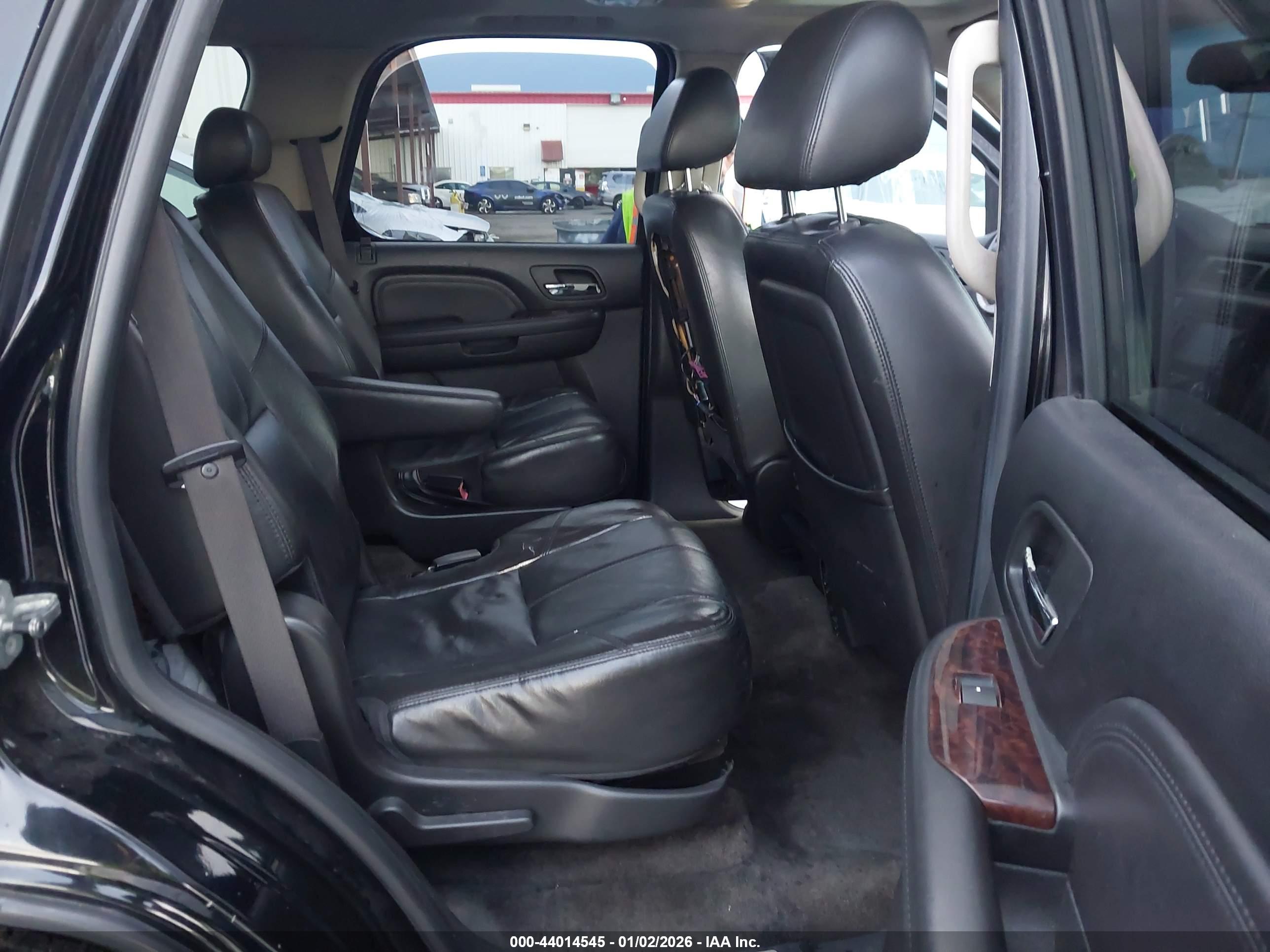 GMC YUKON image 8